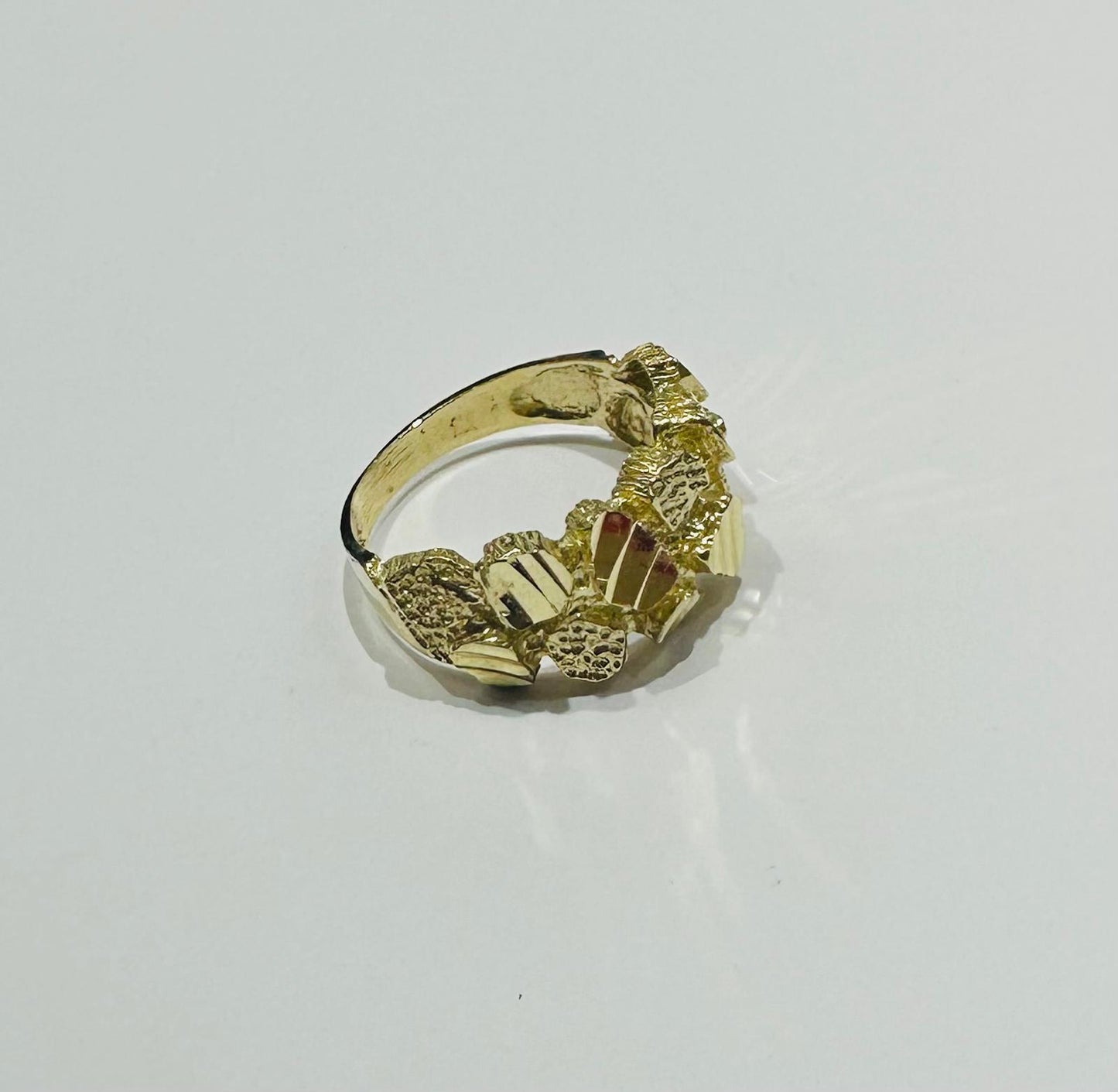 10K GOLD NUGGET RING, WEIGHT: 5.0gm