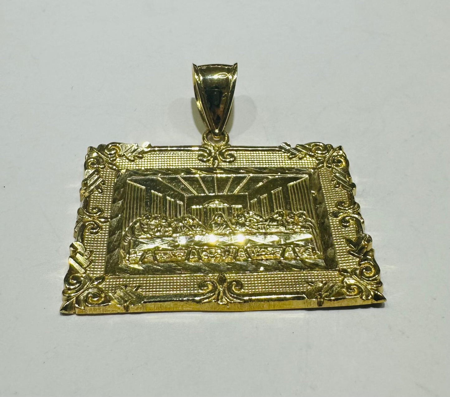 10K GOLD LAST SUPPER PENDANT, WEIGHT: 5.0gm