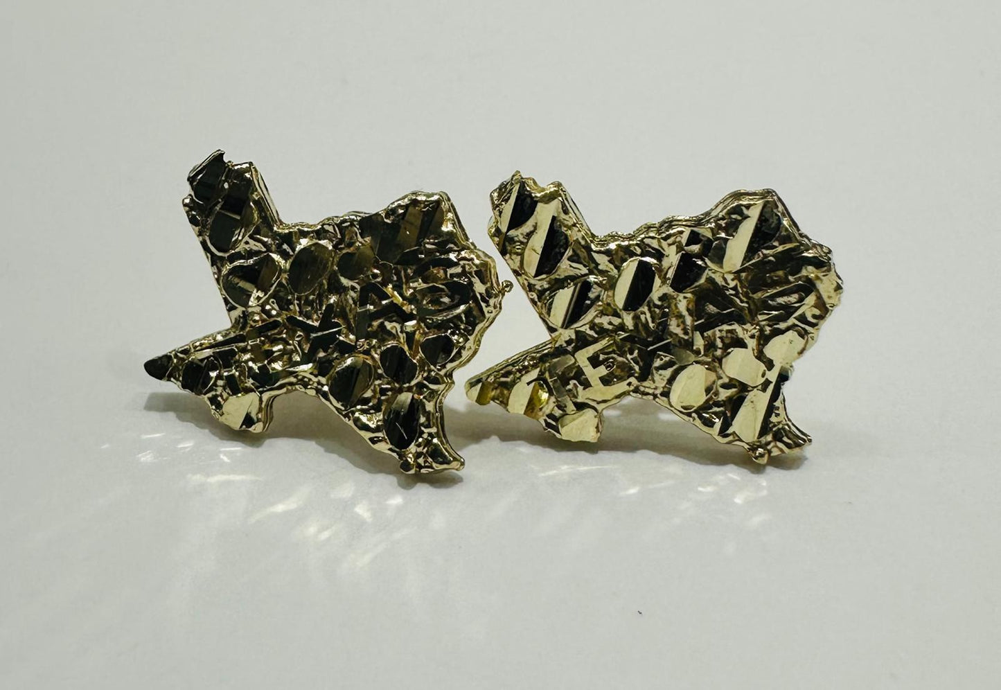 10K GOLD UNISEX TEXAS NUGGET EARRINGS, WEIGHT: 1.9gm