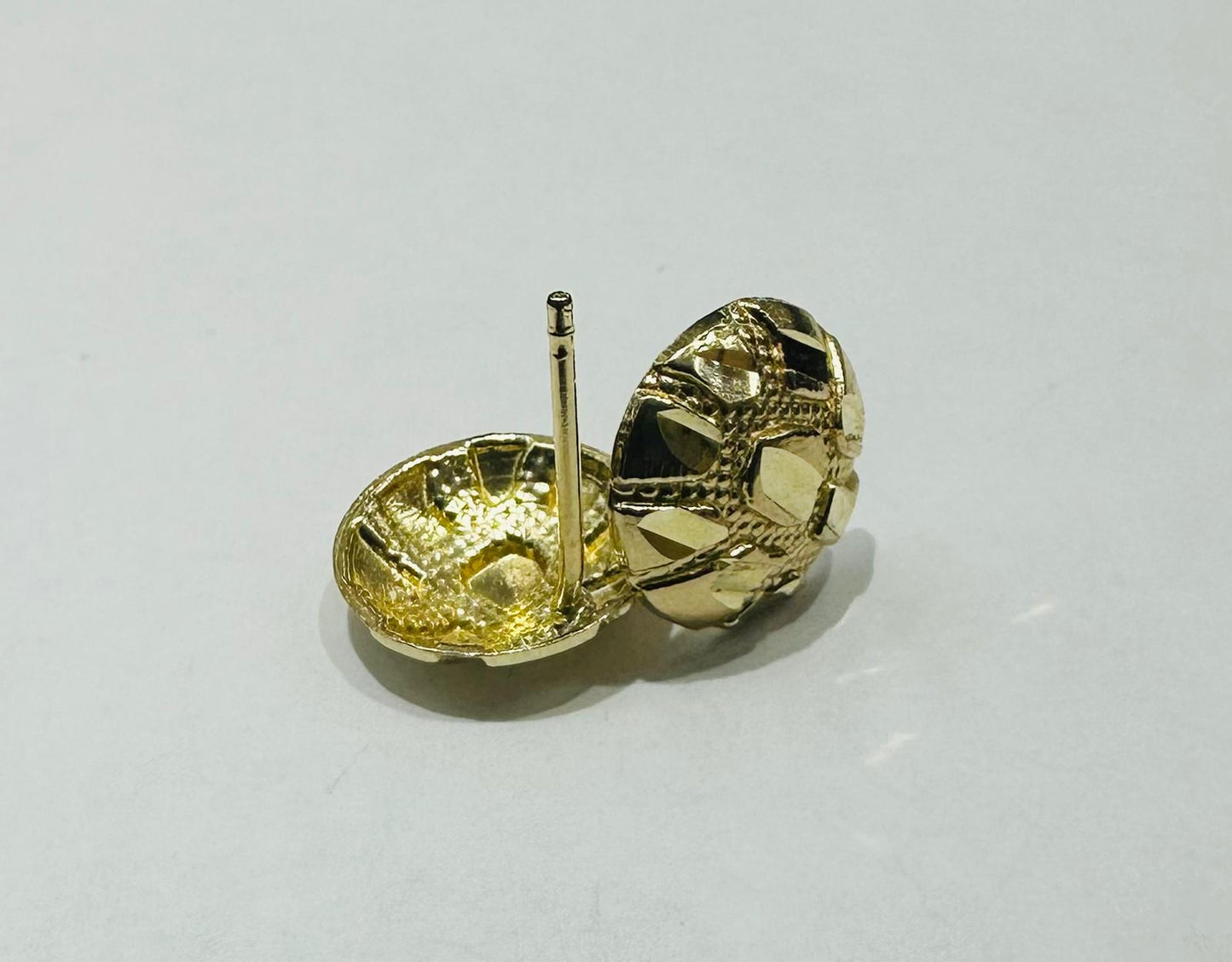 10K GOLD ROUND NUGGET EARRINGS, WEIGHT: 1.2gm