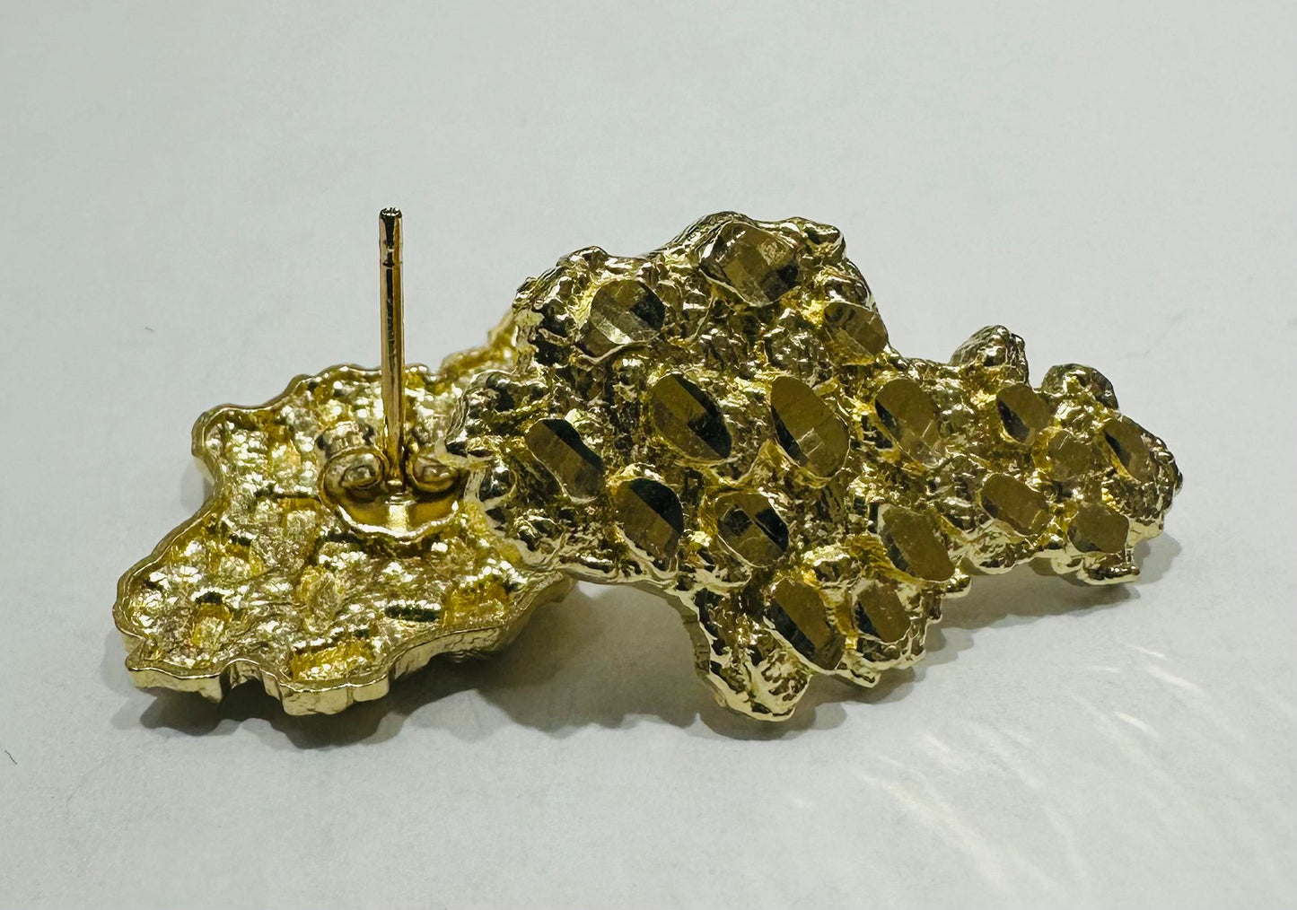 10K GOLD TEXAS NUGGET EARRINGS, WEIGHT: 3.6gm