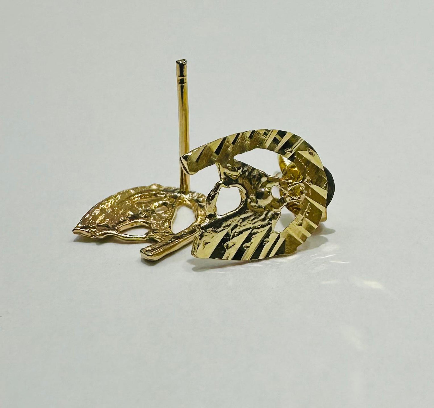 10K GOLD HORSESHOE EARRINGS, WEIGHT: 0.7gm