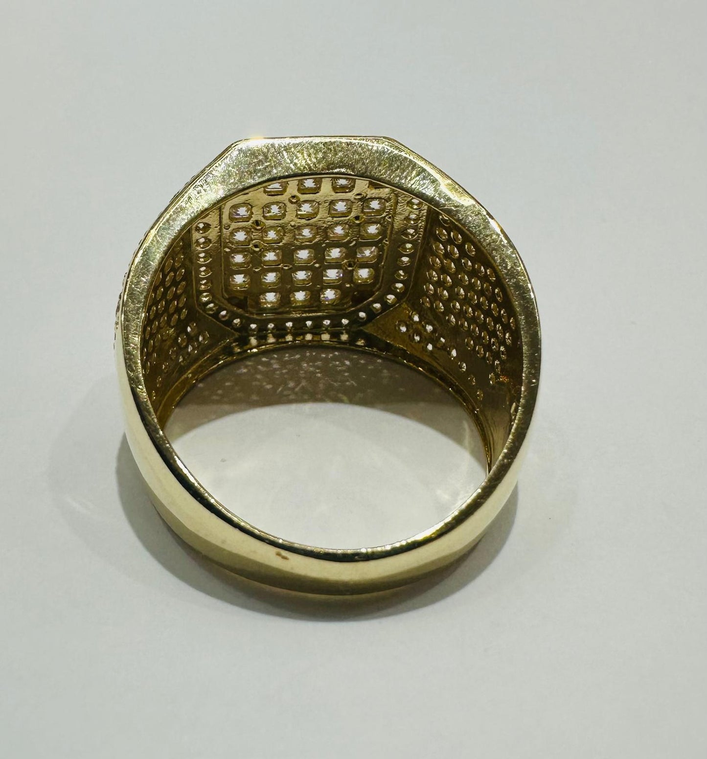 14K GOLD MEN'S RING WITH CZ DIAMOND WEIGHT: 9.8gm