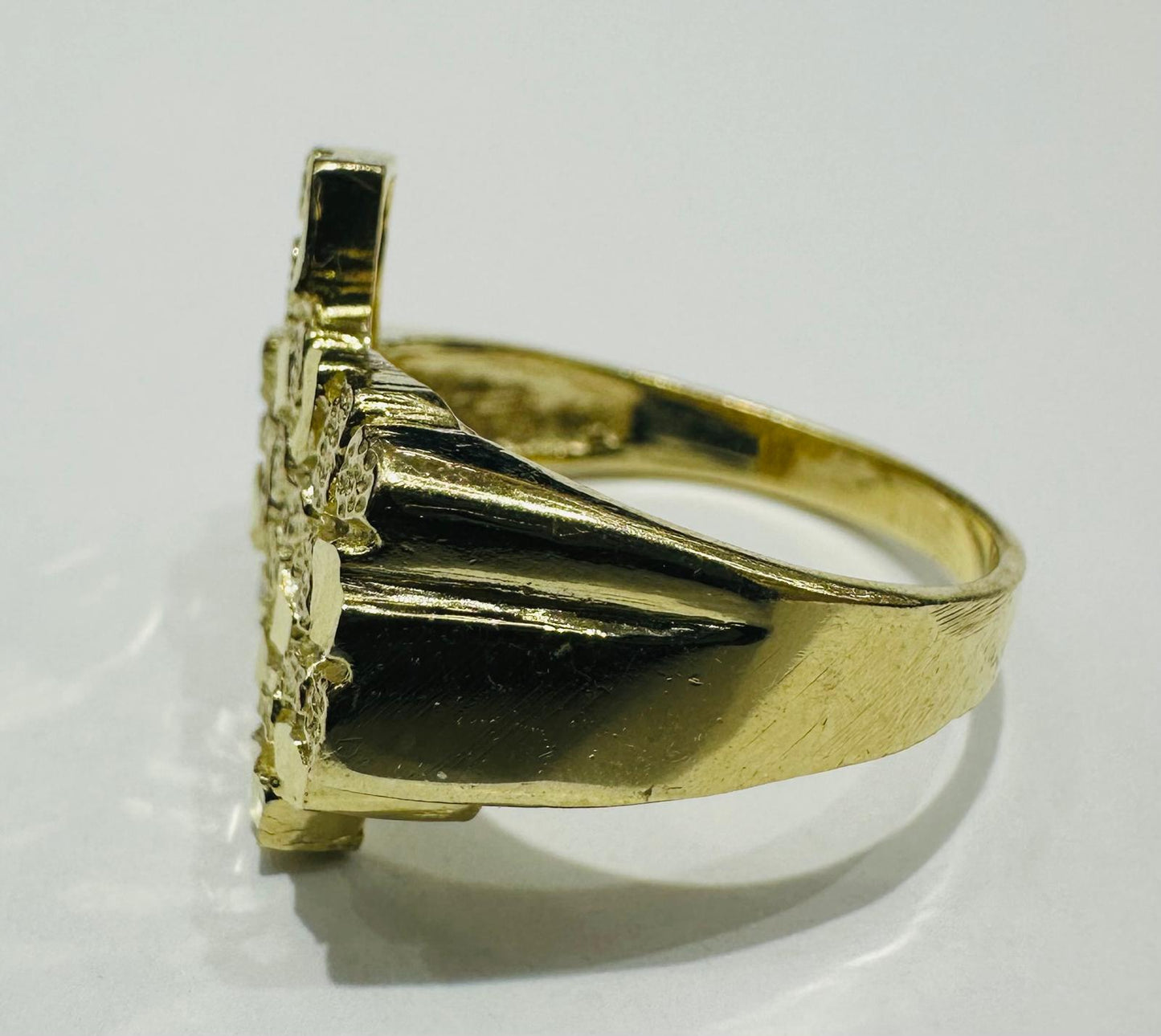 10K GOLD TEXAS NUGGET RING, WEIGHT: 4.7gm