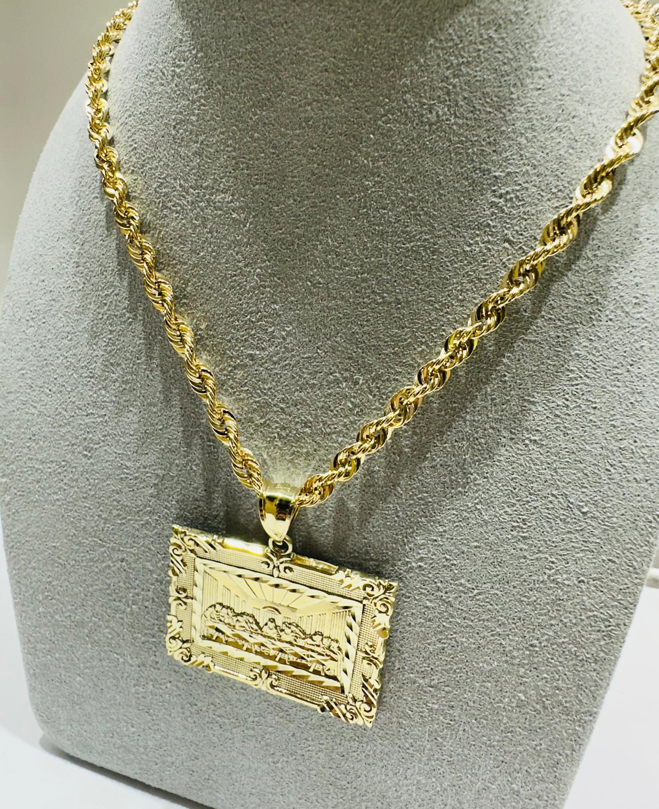 10K GOLD ROPE CHAIN 20" WITH LAST SUPPER PENDANT, WEIGHT: 10.3gm