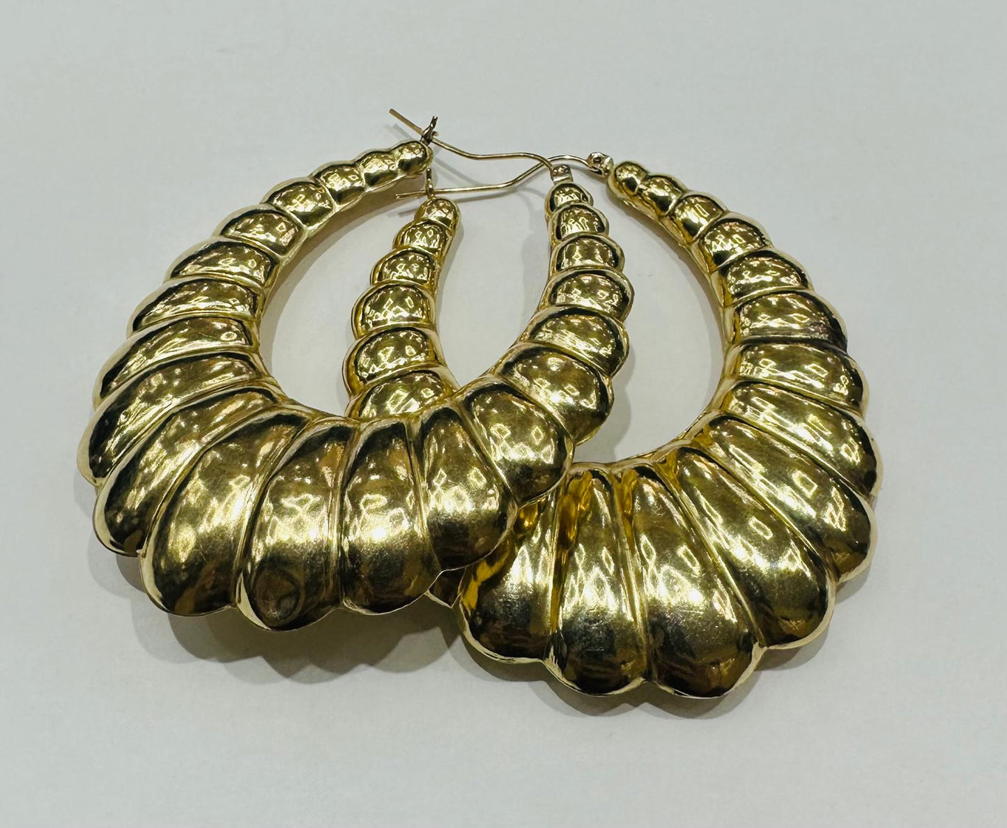 10K GOLD SHRIMP HOOP EARRINGS, WEIGHT: 13.7gm