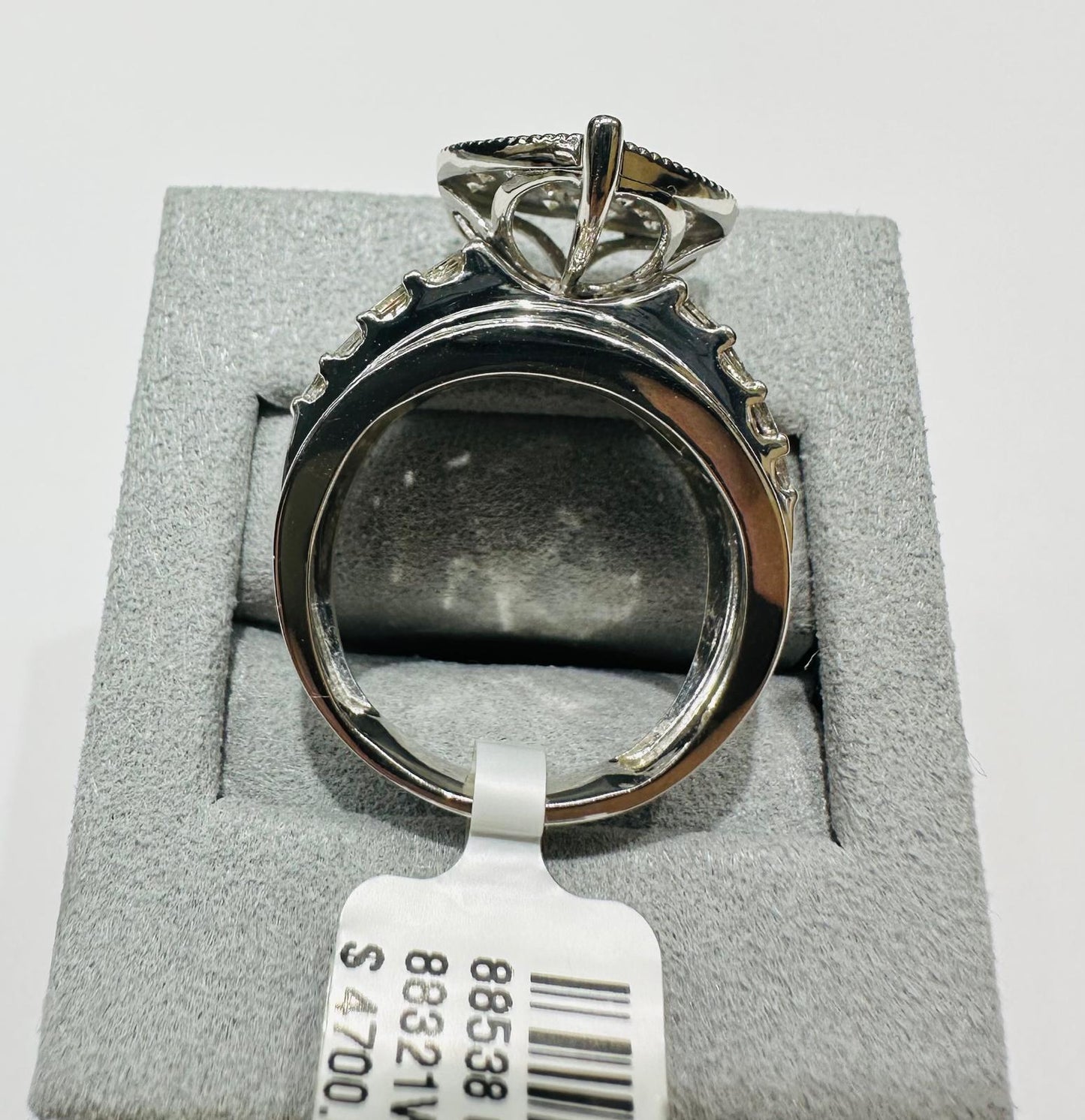 10K WHITE GOLD RING WITH NATURAL DIAMONDS 2.01CT, 6.6gm