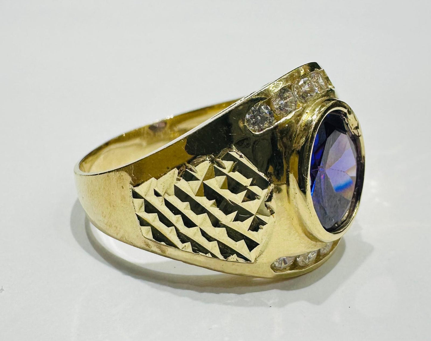 10K GOLD OVAL BISHOP RING, SIZE: 10.5, WEIGHT: 7.0gm
