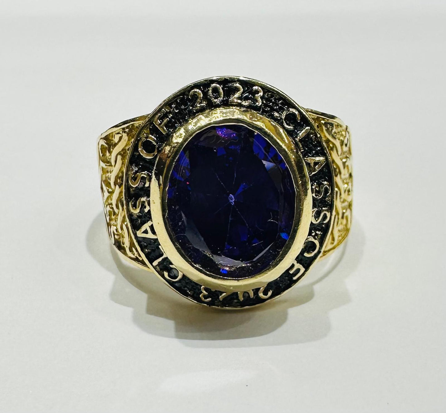 10K GOLD GRADUATION RING, SIZE: 10.0, WEIGHT: 8.2gm