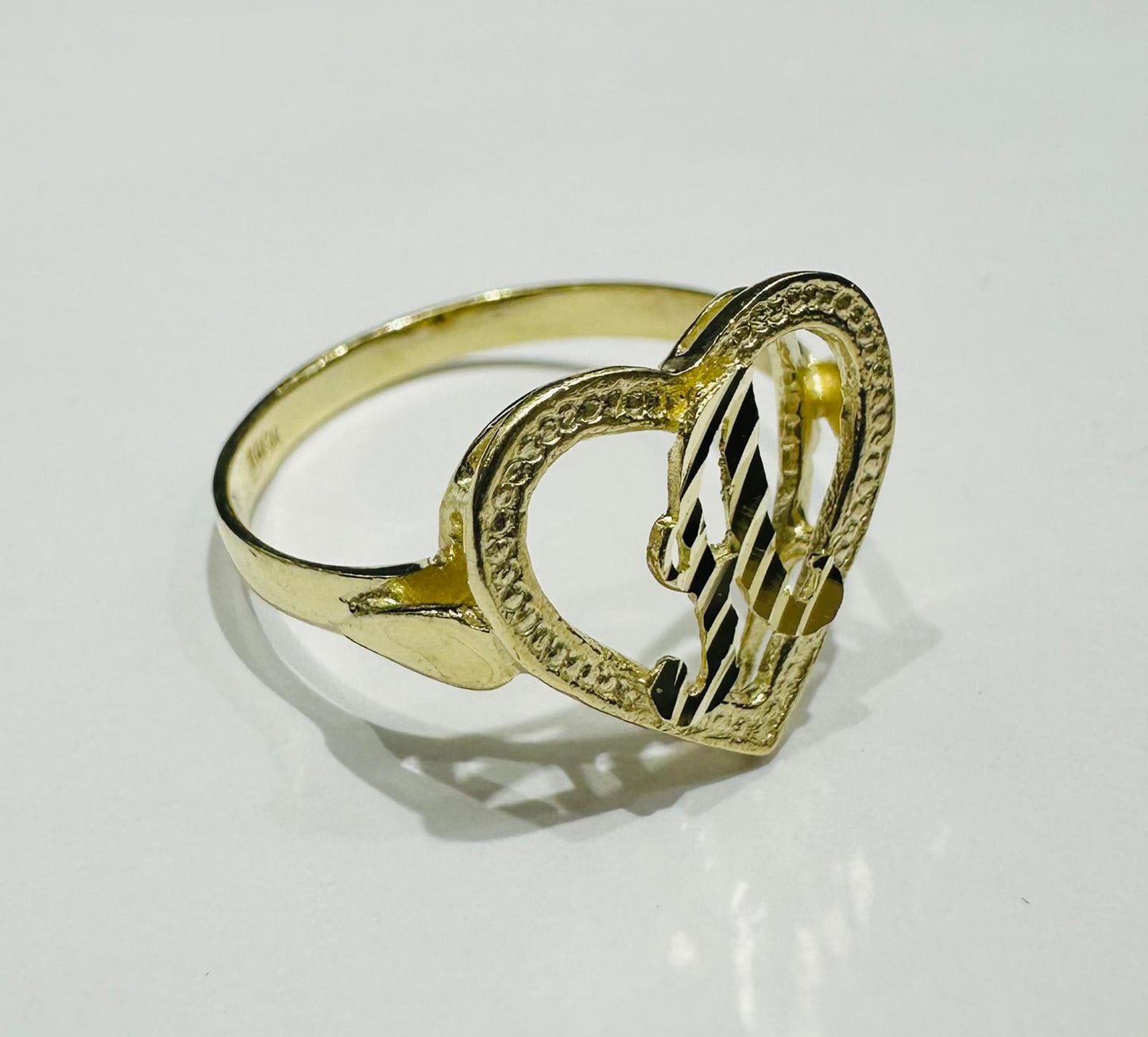 10K GOLD INITIAL "A" RING, SIZE: 7.9, WEIGHT: 1.7gm