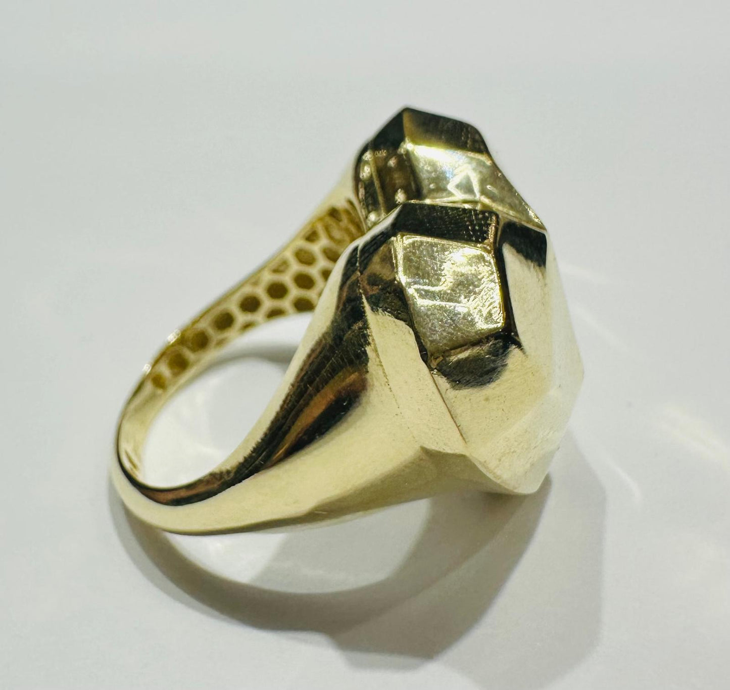 10K GOLD HEART RING -SIZE: 7.0 WEIGHT: 4.5gm