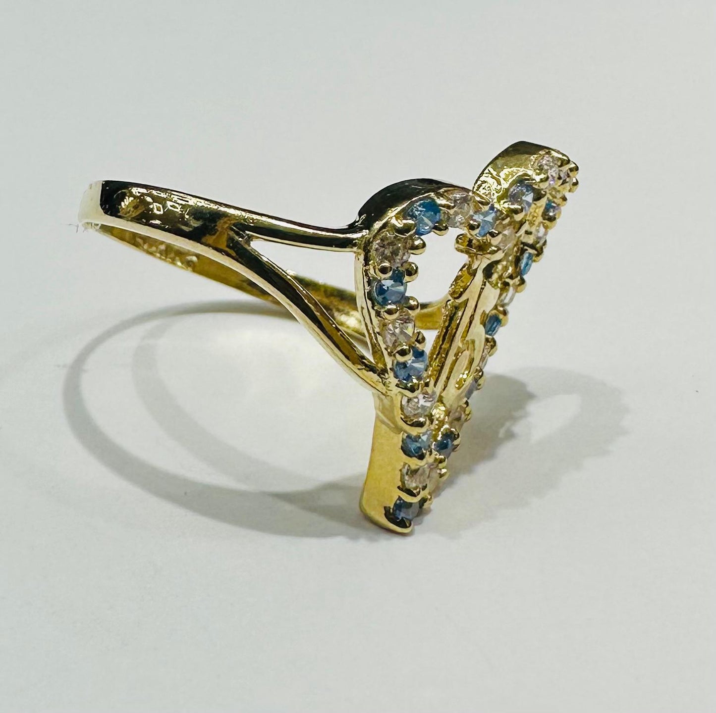 10K GOLD QUINCEANERA RING WITH CZ STONES -SIZE: 7.0 WEIGHT: 2.0gm