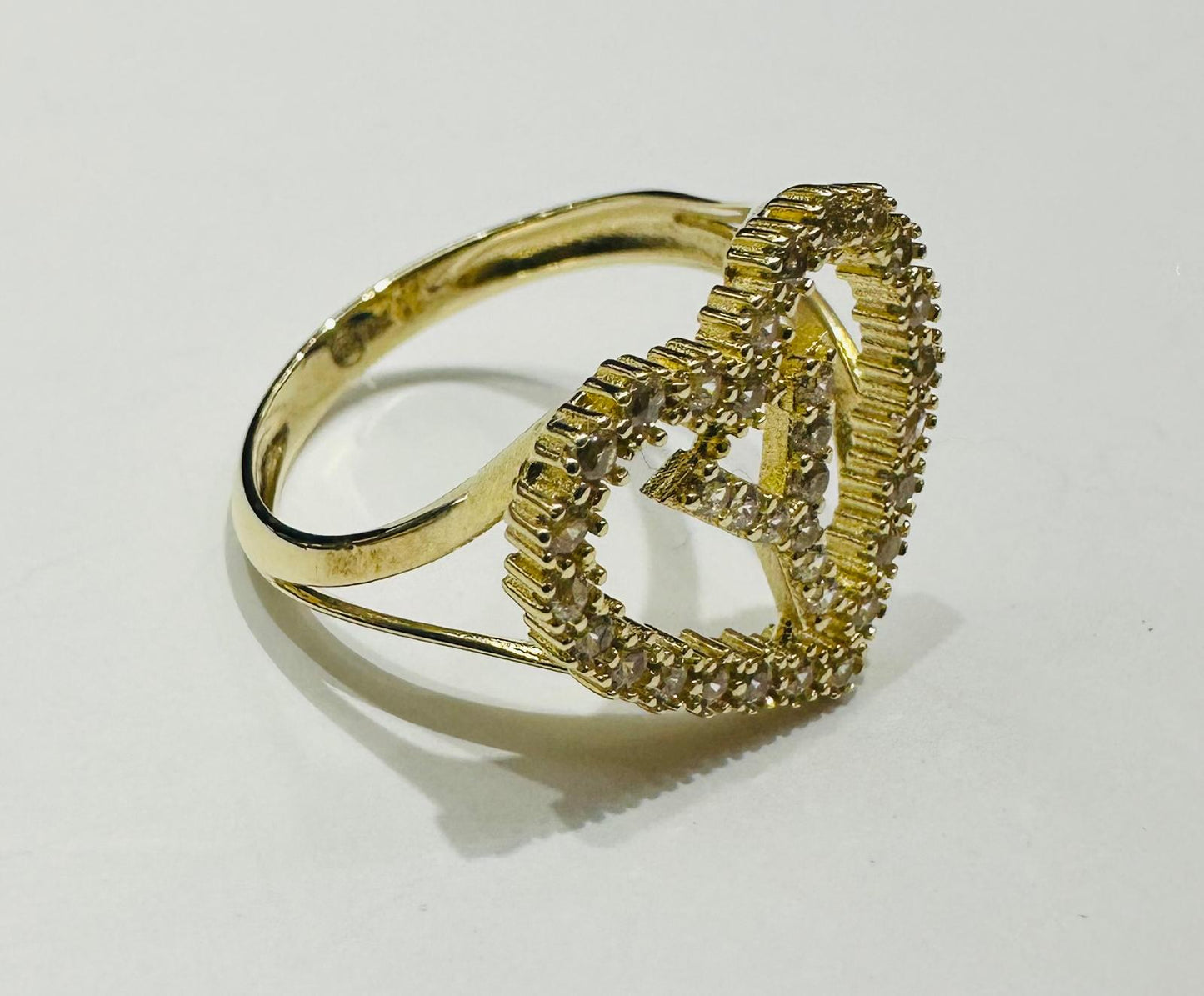 10K GOLD CZ STONES INITIAL LETTER "Y" RING WITH A HEART -WEIGHT: 2.5gm