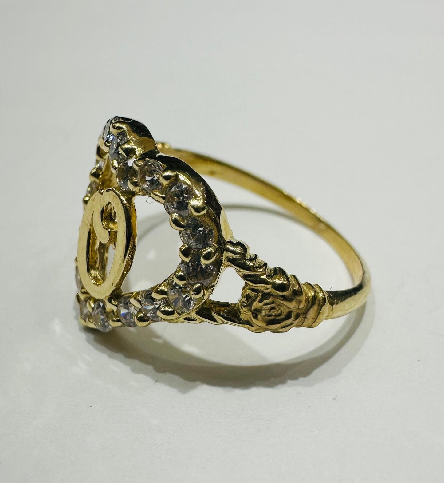 10K GOLD INITIAL LETTER "O" RING WITH A HEART -WEIGHT: 2.2gm