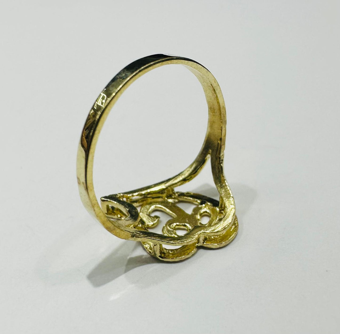10K GOLD INITIAL LETTER "P" RING -WEIGHT: 1.6gm