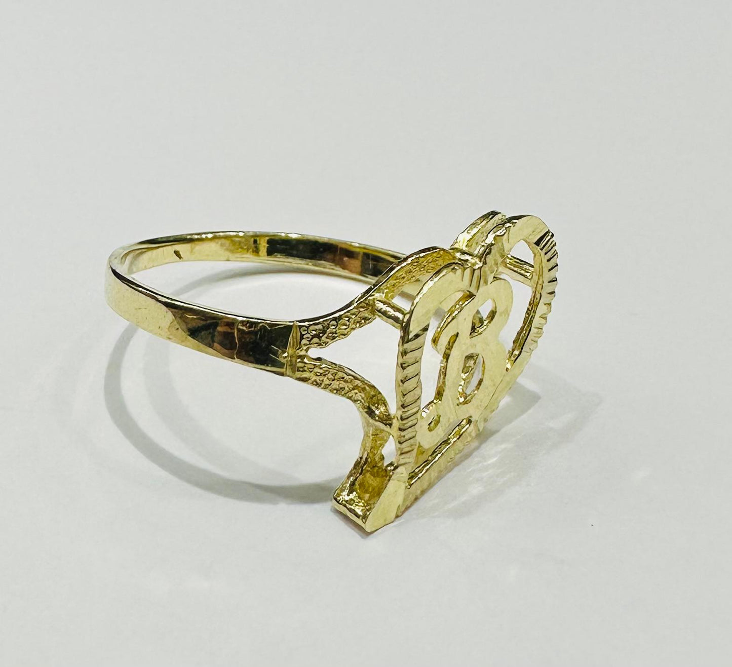 10K GOLD INITIAL LETTER "B" RING -WEIGHT: 1.4gm