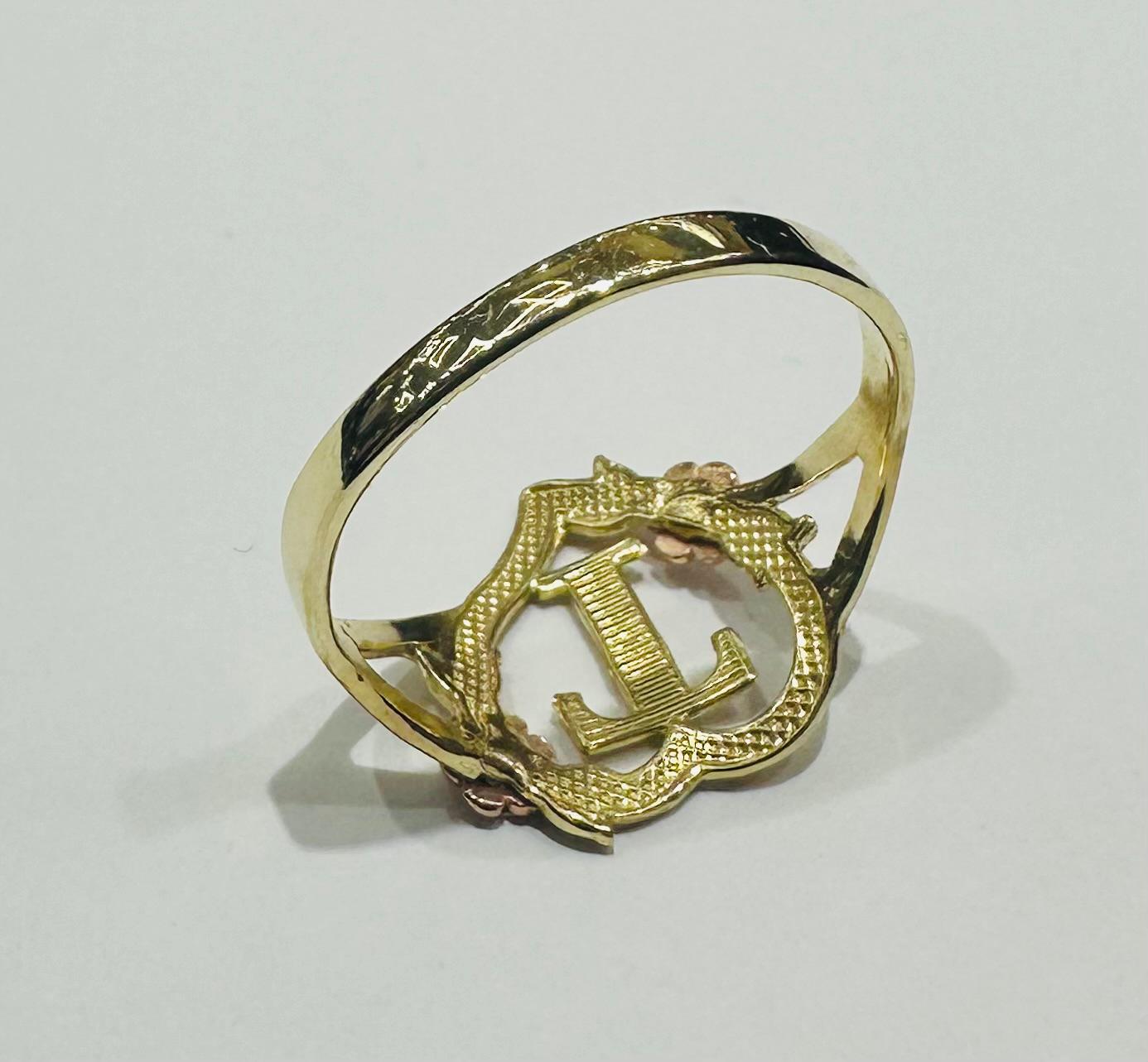 10K GOLD TWO TONED INITIAL LETTER "T" RING -WEIGHT: 1.7gm