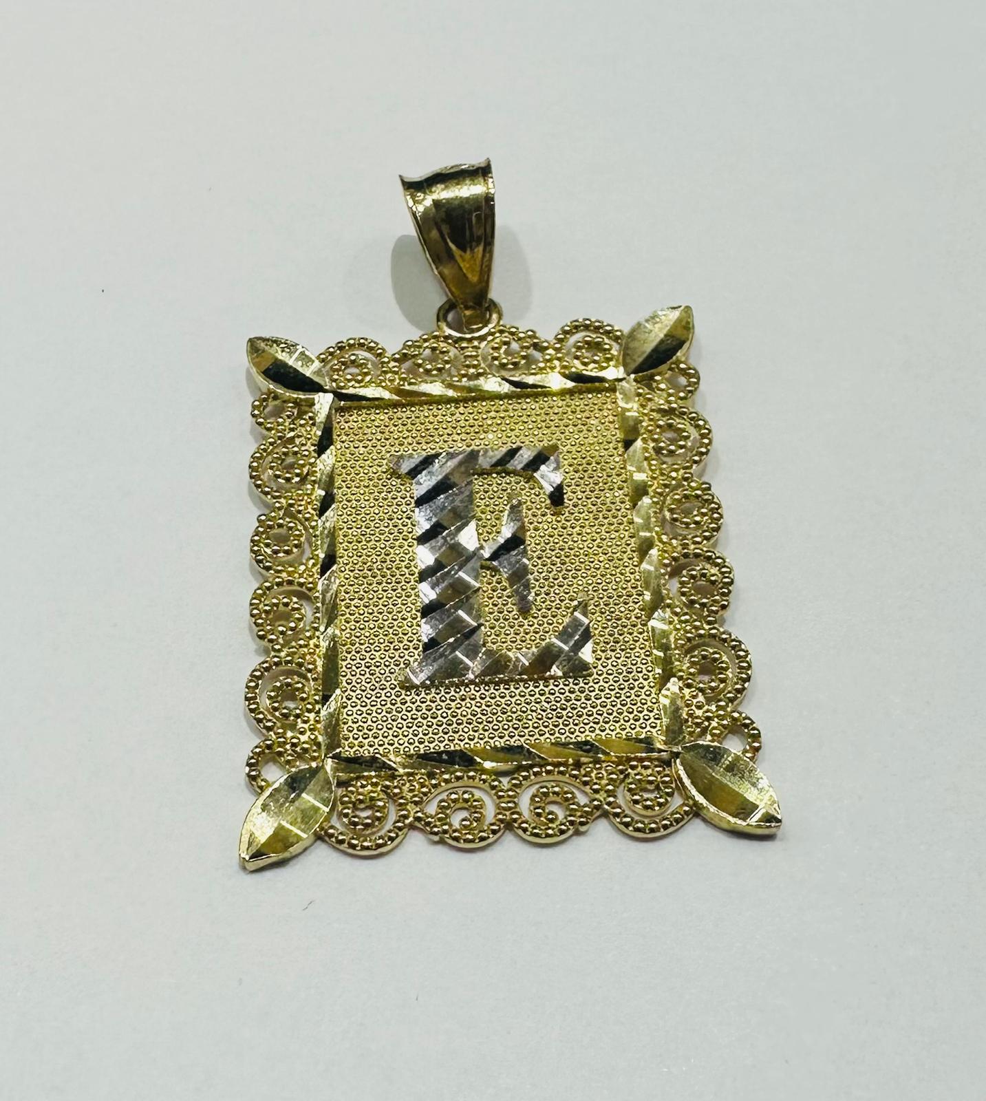 10K GOLD TWO TONED INITIAL LETTER "E" PENDANT -WEIGHT: 3.0gm