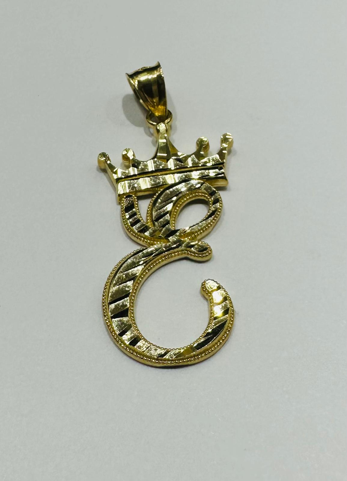 10K GOLD INITIAL LETTER "E" WITH A CROWN PENDANT- WEIGHT: 2.0gm