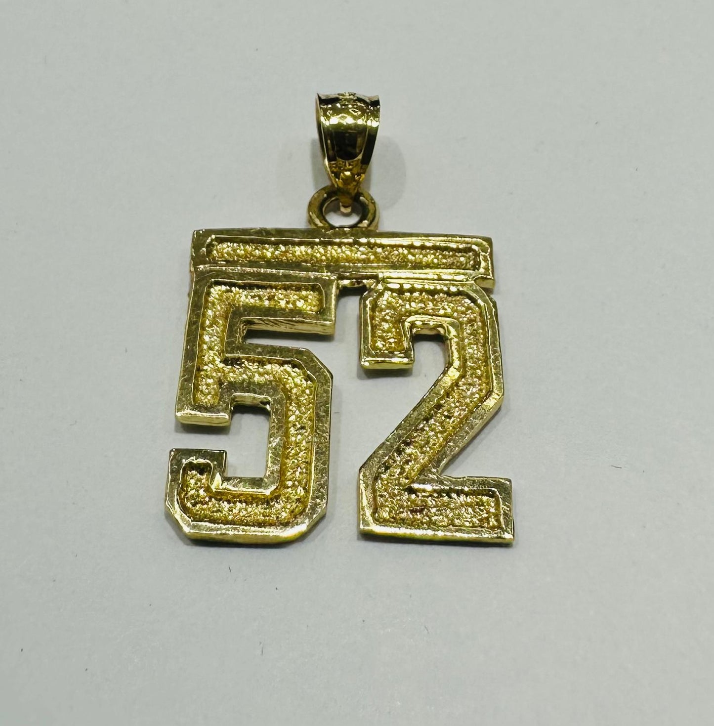 10K GOLD INITIAL NUMBER "52" PENDANT-WEIGHT: 2.8gm
