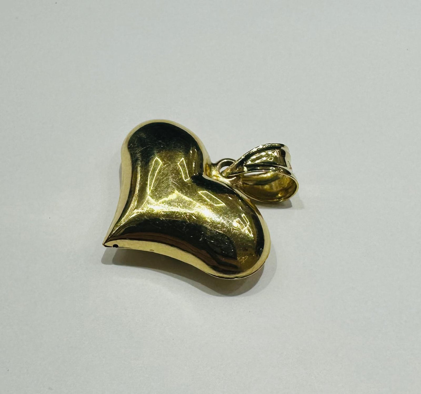 10K GOLD HEART PENDANT- WEIGHT: 1.7gm
