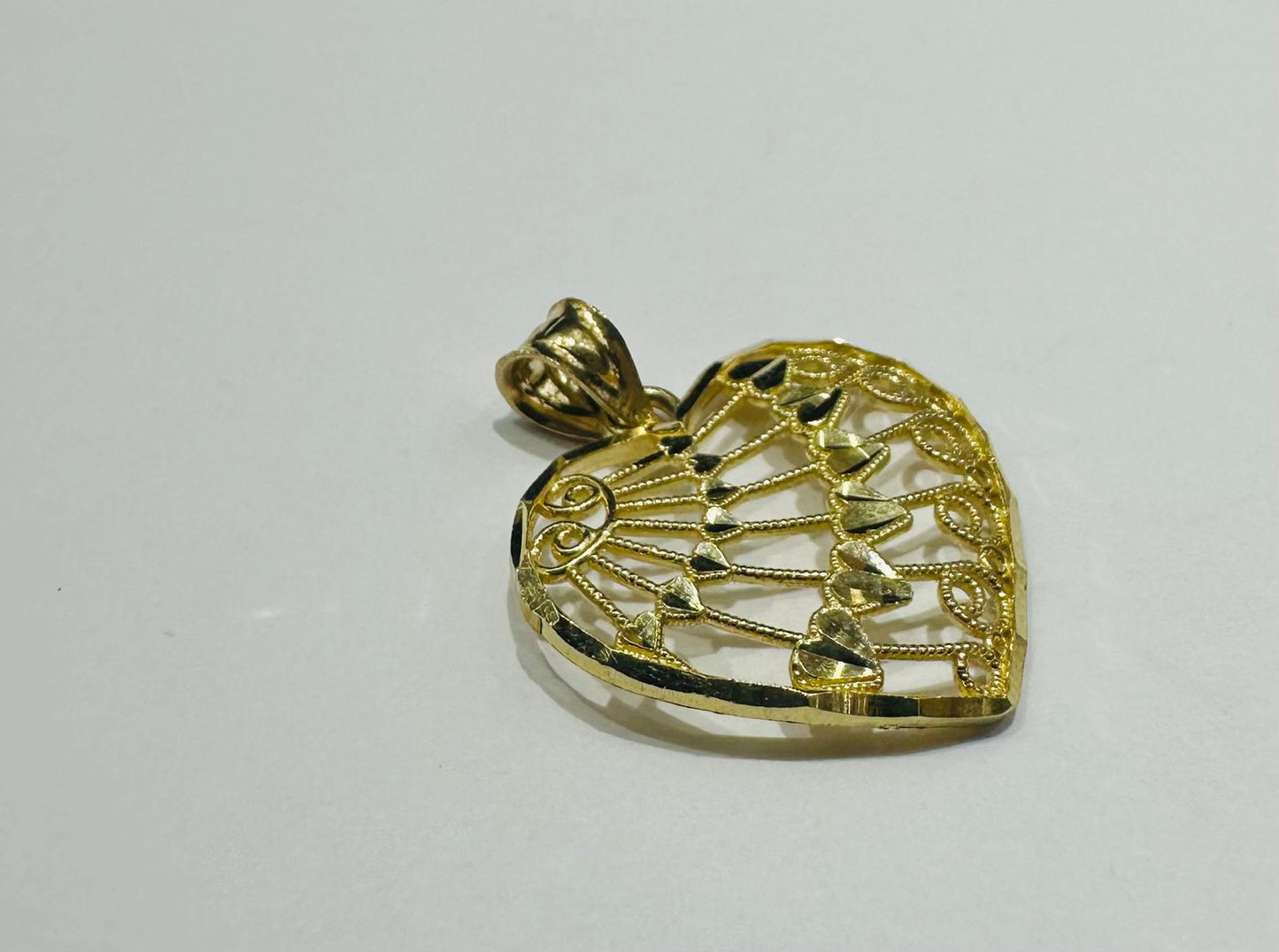 10K GOLD HEART PENDANT