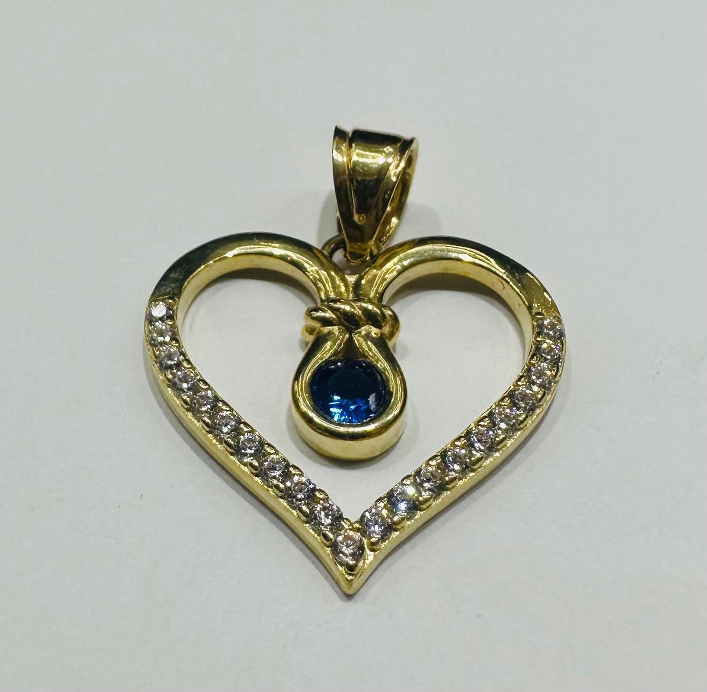 10K GOLD HEART PENDANT - WEIGHT: 3.6gm
