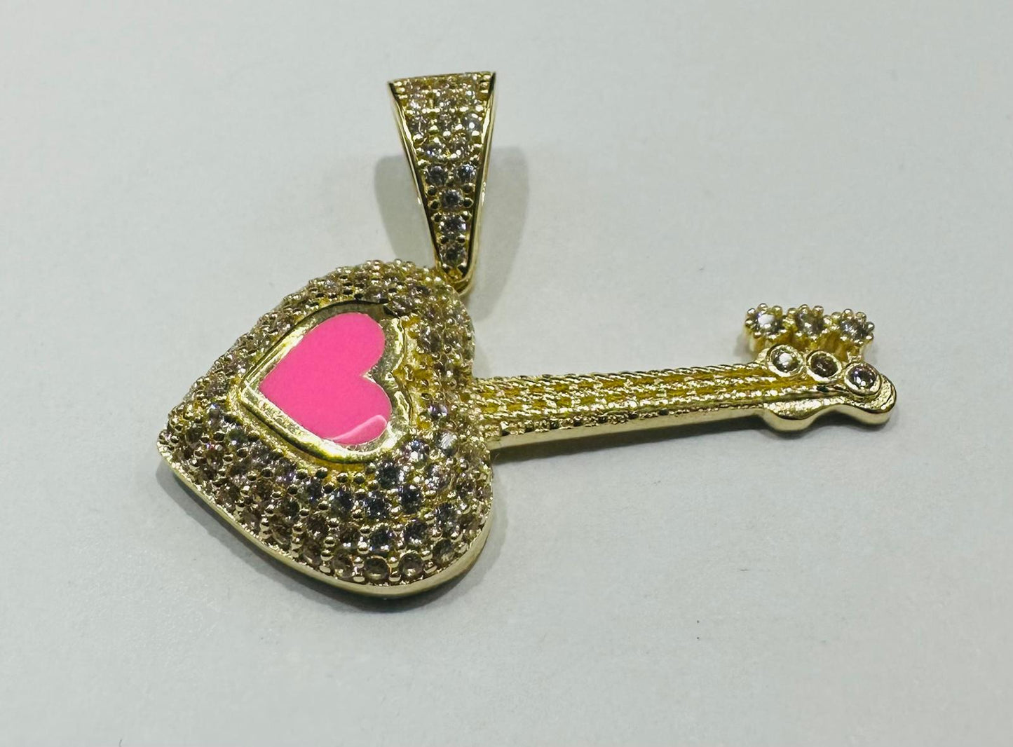 10K GOLD HEART PENDANT WITH CZ STONES- WEIGHT: 3.3gm
