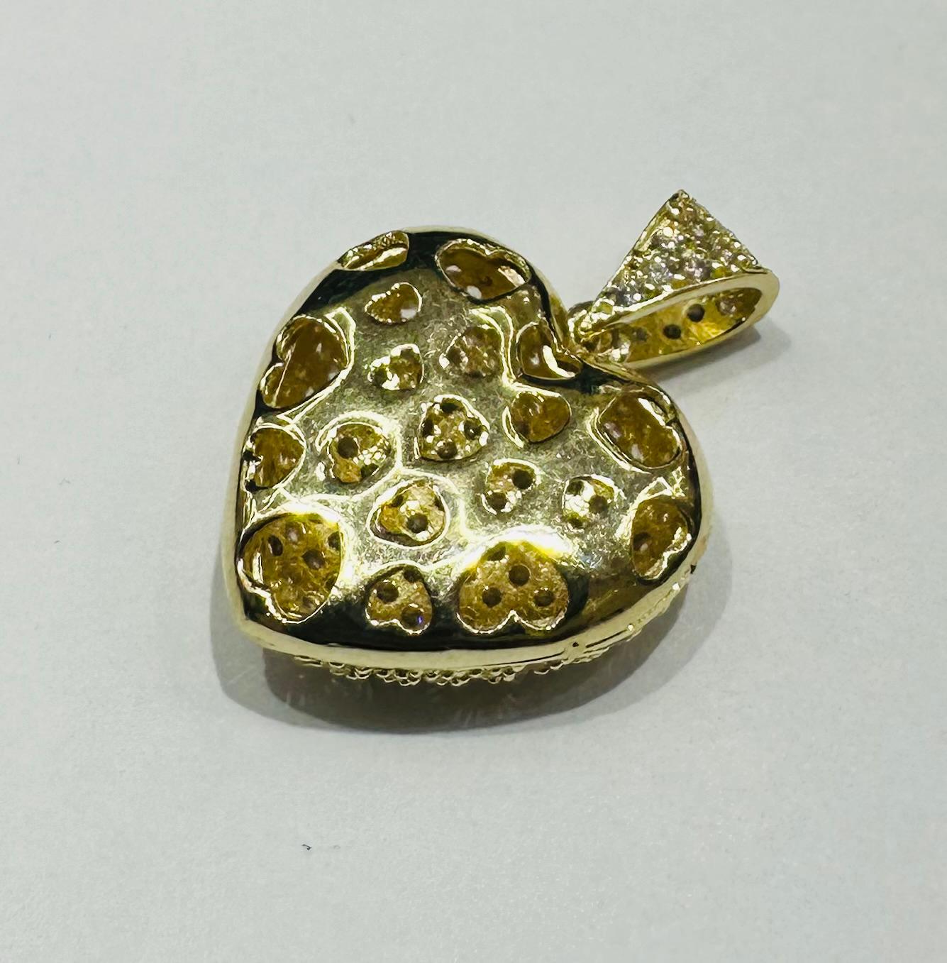 10K GOLD HEART PENDANT WITH CZ STONES- WEIGHT: 3.0gm