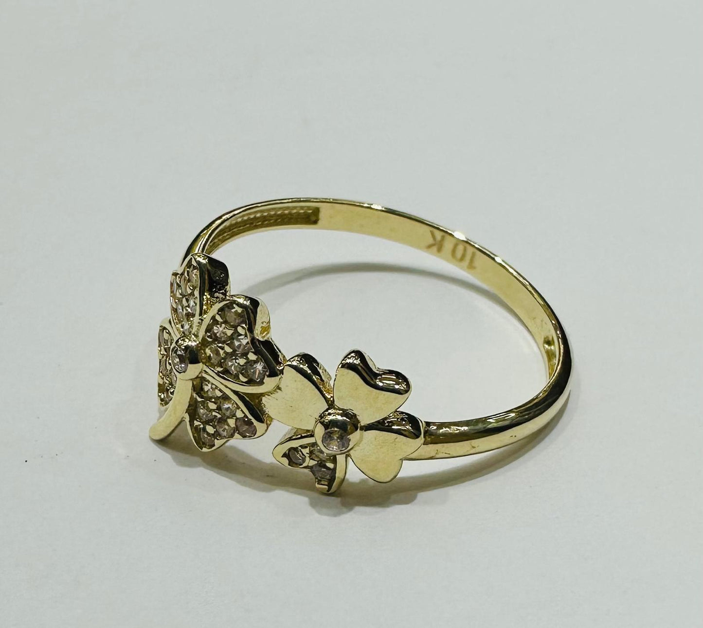 10K GOLD FLOWER RING WITH CZ STONES