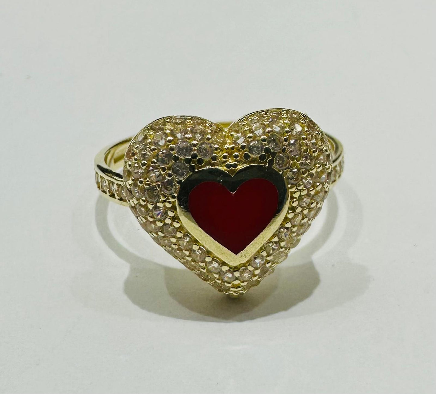 10K GOLD HEART RING WITH CZ STONES- WEIGHT: 2.7gm