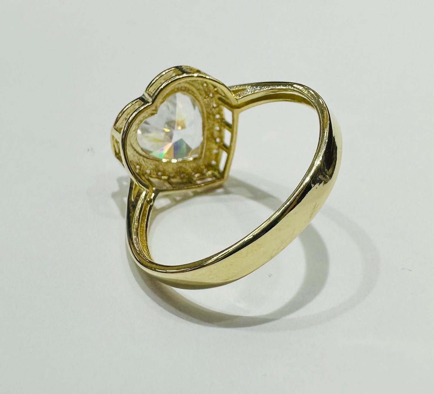 10K GOLD HEART RING WITH CZ STONES- WEIGHT: 2.7gm