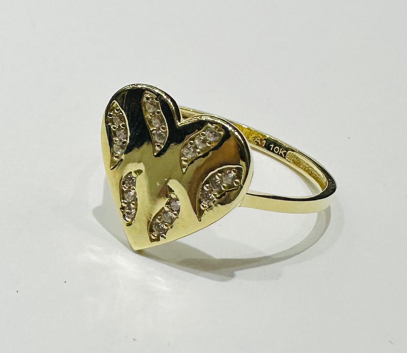 10K GOLD HEART RING WITH CZ STONES