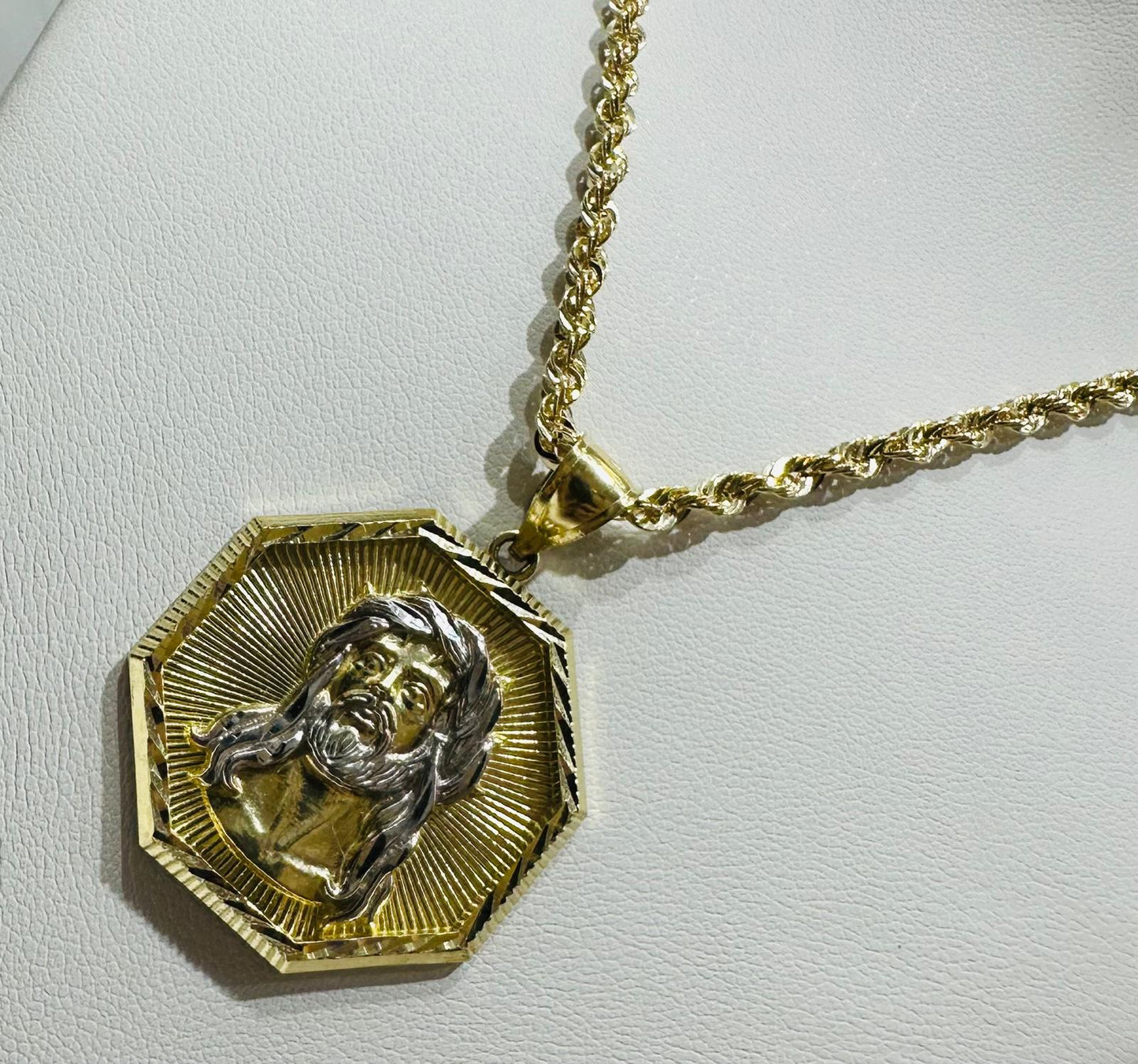 10K GOLD TWO TONED ROUND JESUS PENDANT NECKLACE SET-24" WEIGHT: 9.0gm