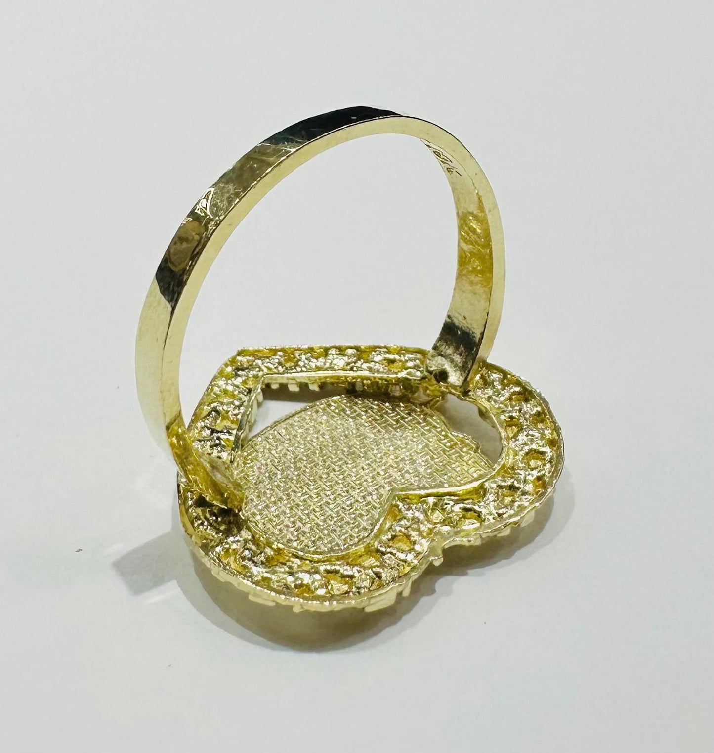 10K GOLD HEART KITTY RING WEIGHT: 3.1gm