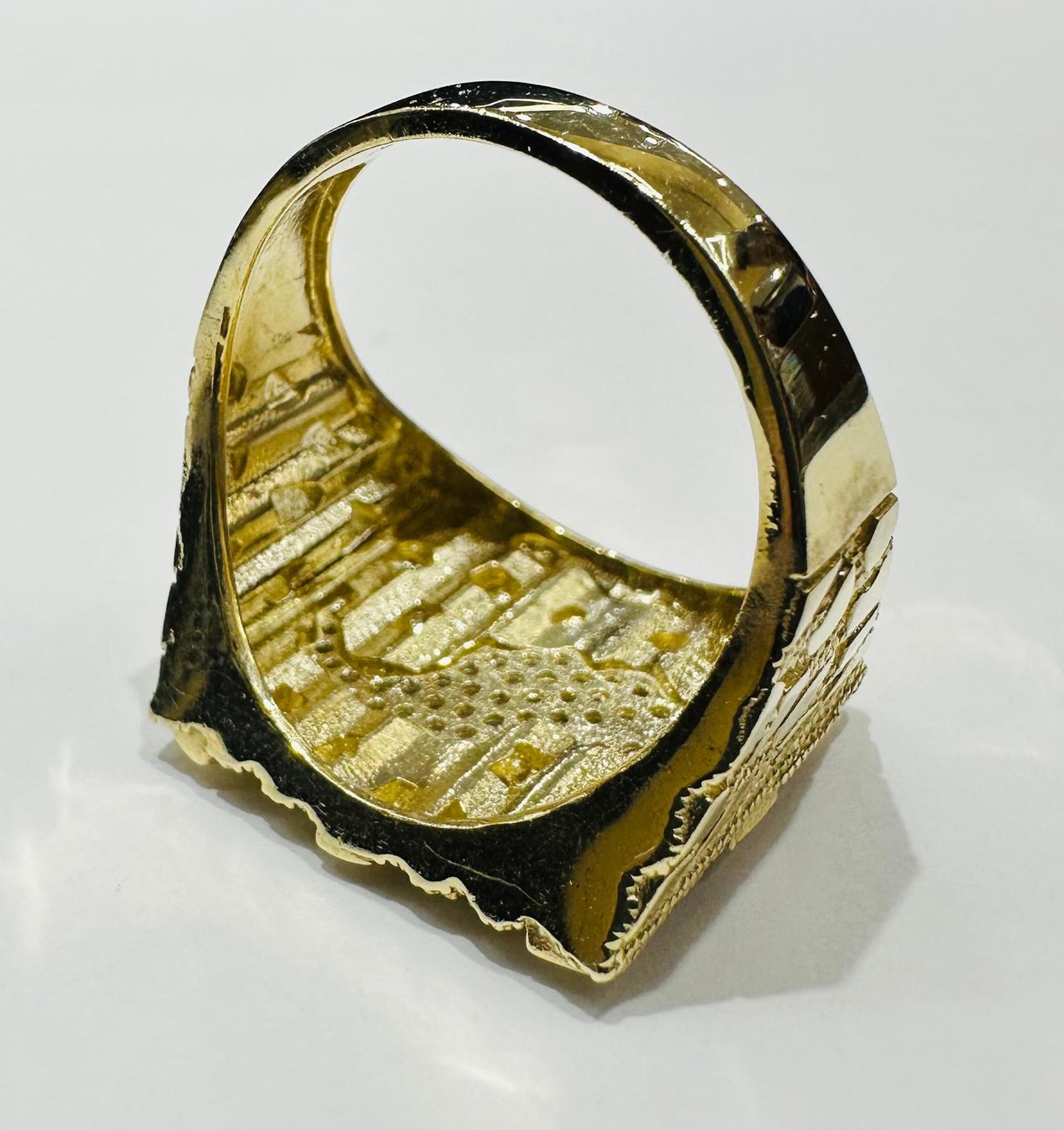 10K GOLD NUGGET RING WITH CZ STONES- WEIGHT: 9.4gm