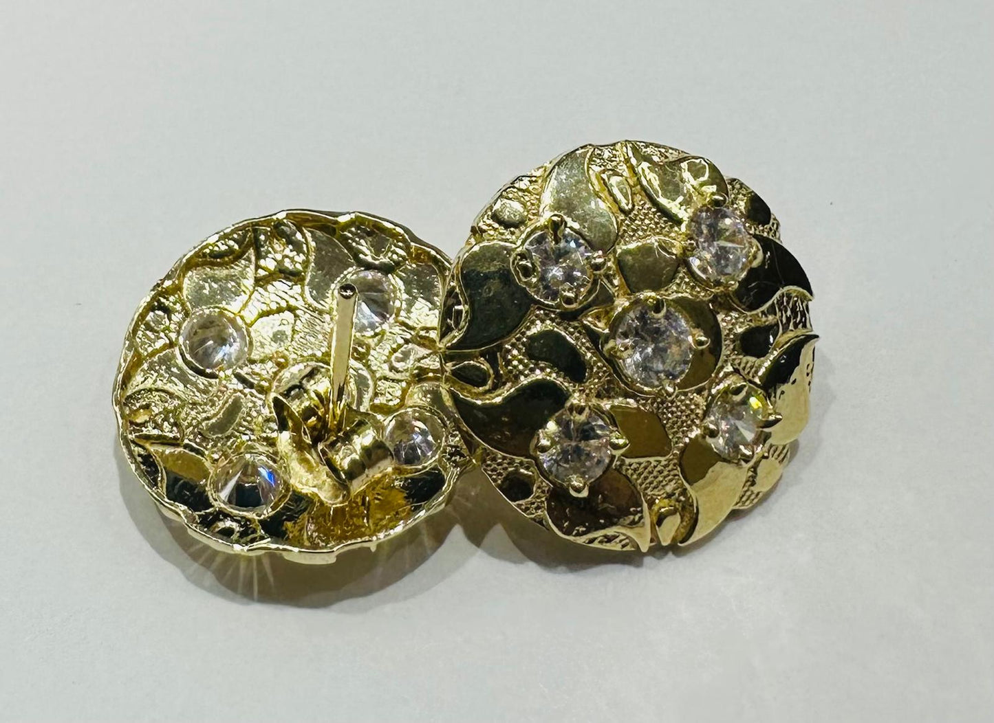 10K GOLD ROUND NUGGET EARRINGS WITH CZ STONES WEIGHT: 2.5gm