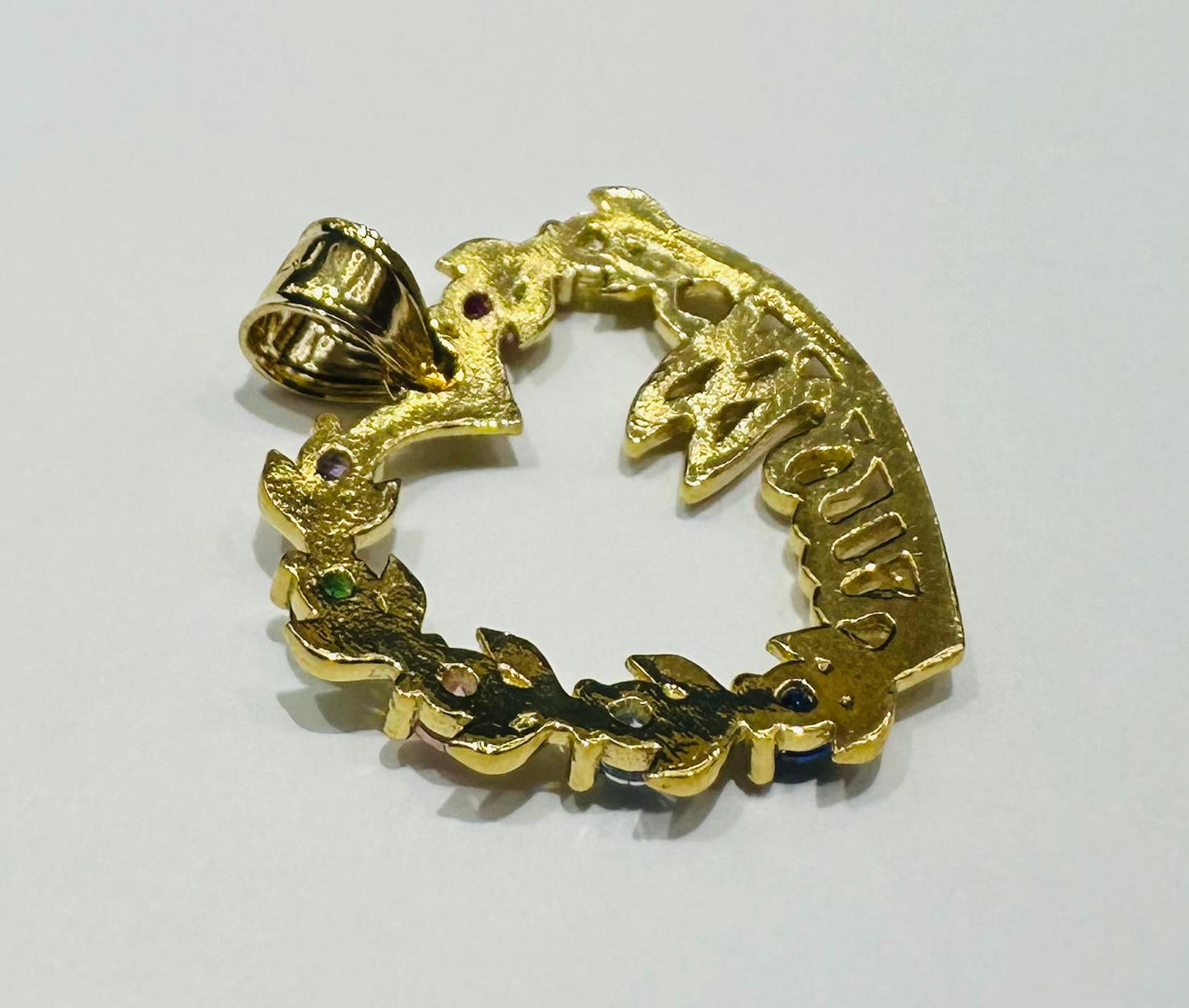 10K GOLD "MOM" PENDANT- WEIGHT: 2.0gm