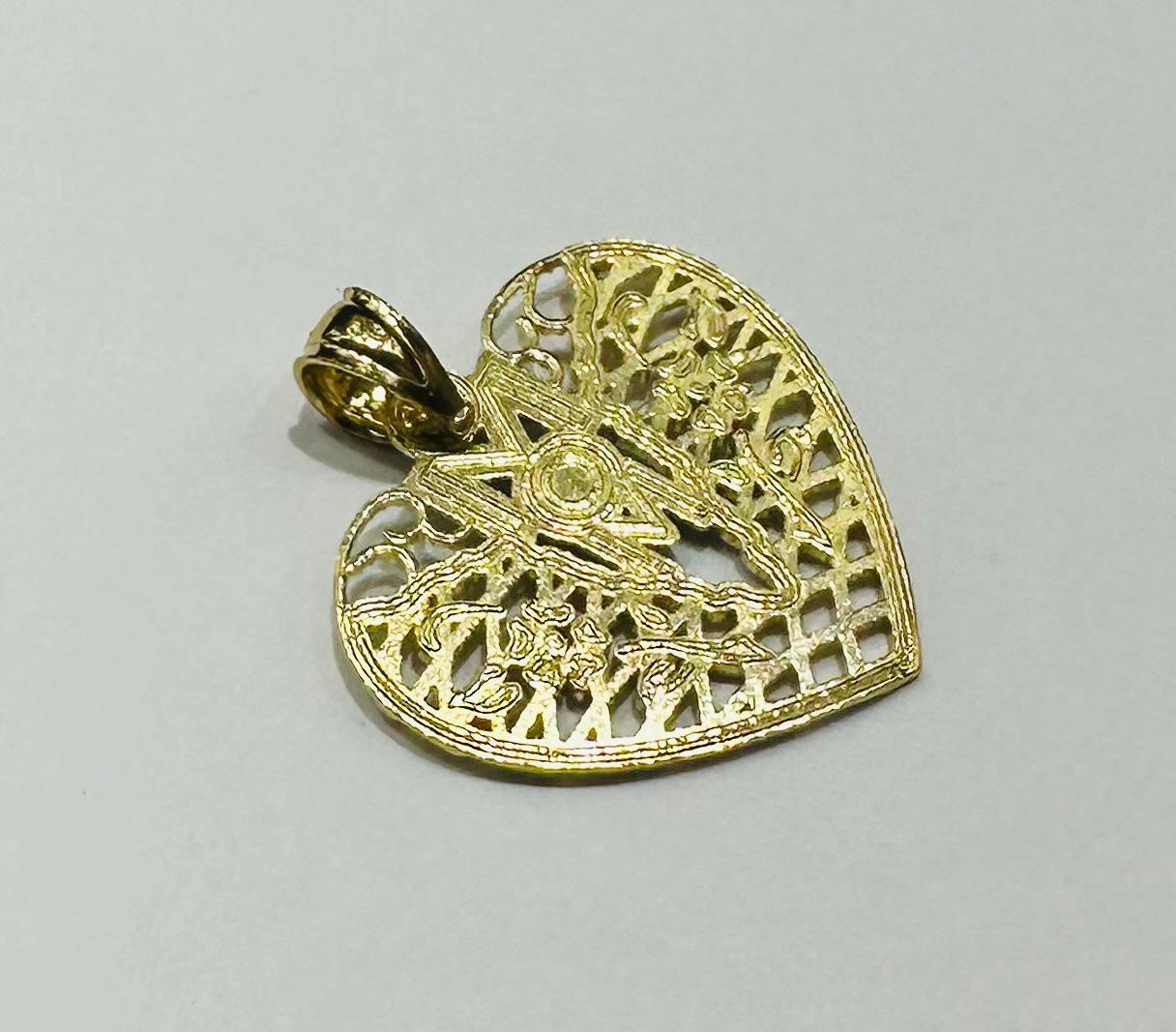 10K GOLD "MOM" PENDANT- WEIGHT: 1.2gm