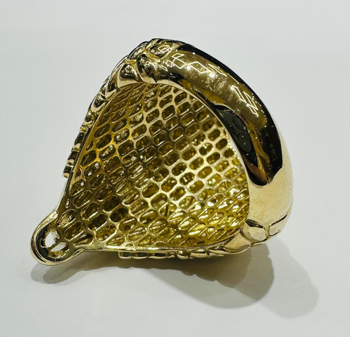 10K GOLD VIRGEN DE LA CARIDAD DEL COBRE RING- WEIGHT: 10.2gm