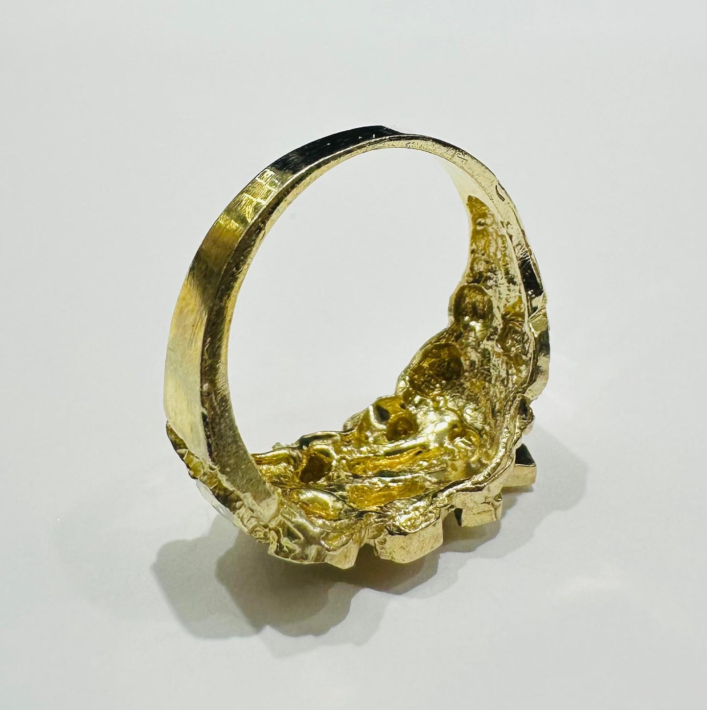 10K GOLD CROSS NUGGET RING- WEIGHT: 4.5gm