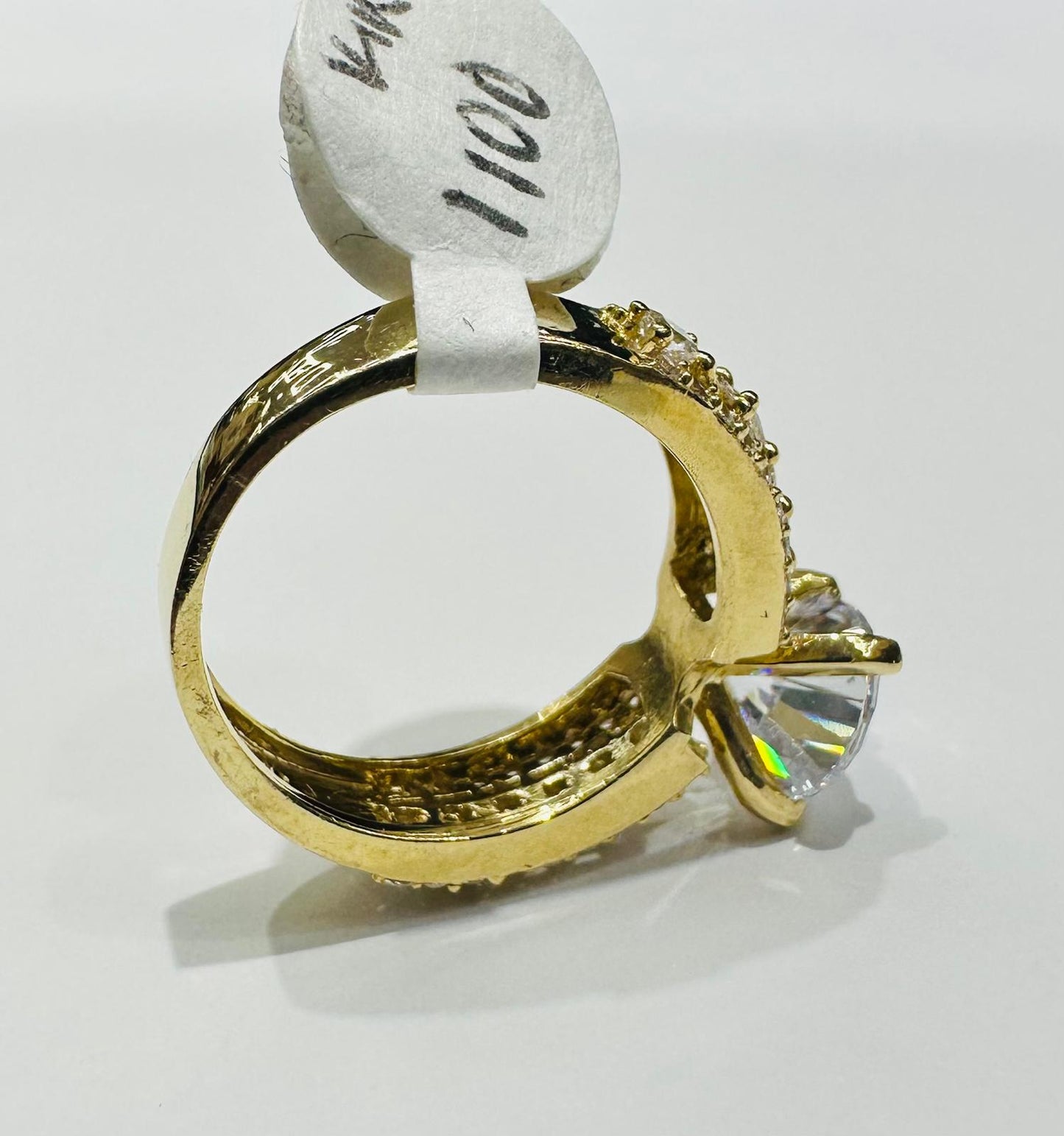 14K GOLD WHITE SAPPHIRE RING- WEIGHT: 5.1gm