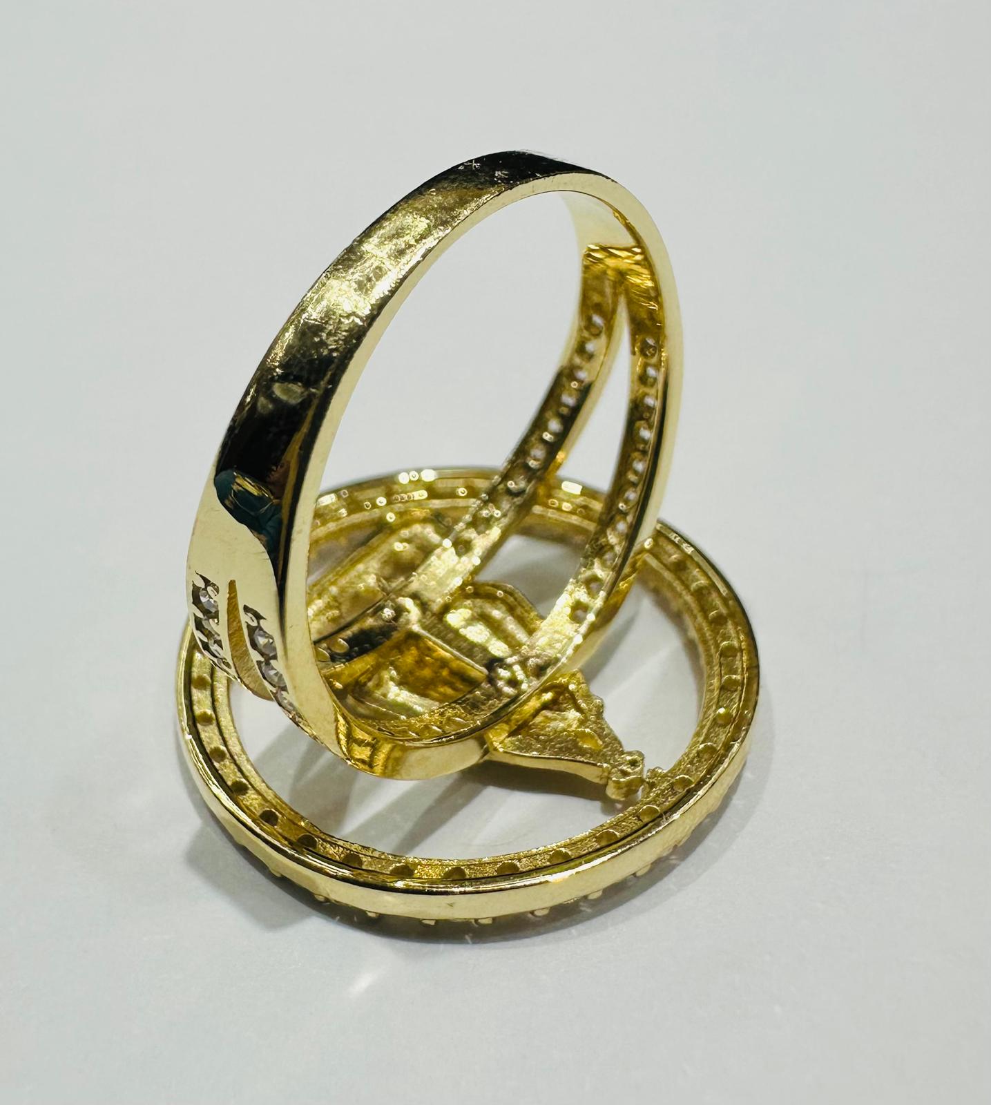 14K GOLD VIRGIN OF CHARITY RING WITH CZ STONES- WEIGHT: 4.4gm