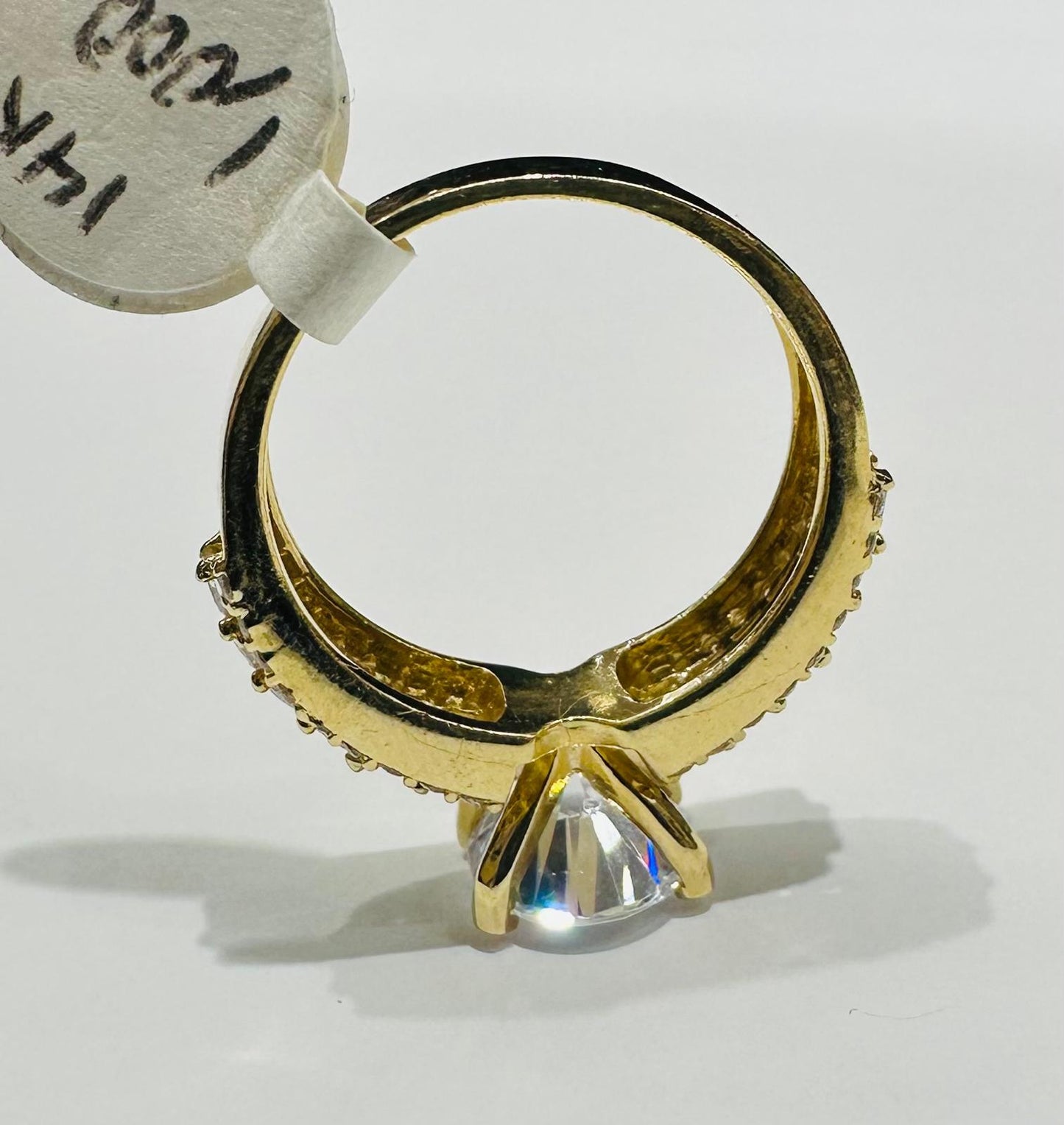14K GOLD ROUND RING WITH WHITE SAPPHIRE- WEIGHT: 5.1gm