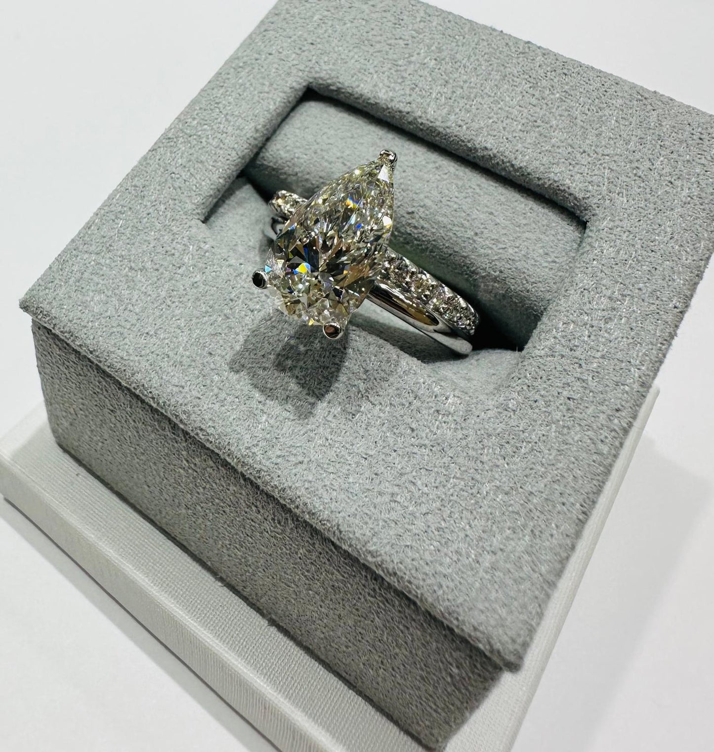 14K WHITE GOLD LAB GROWN PEAR DIAMOND RING VS2- 3.50CTW