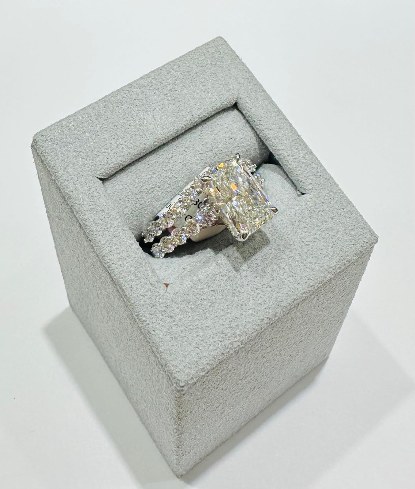 14K WHITE GOLD LAB GROWN DIAMOND RING VS- 4.80TC/CT3.00