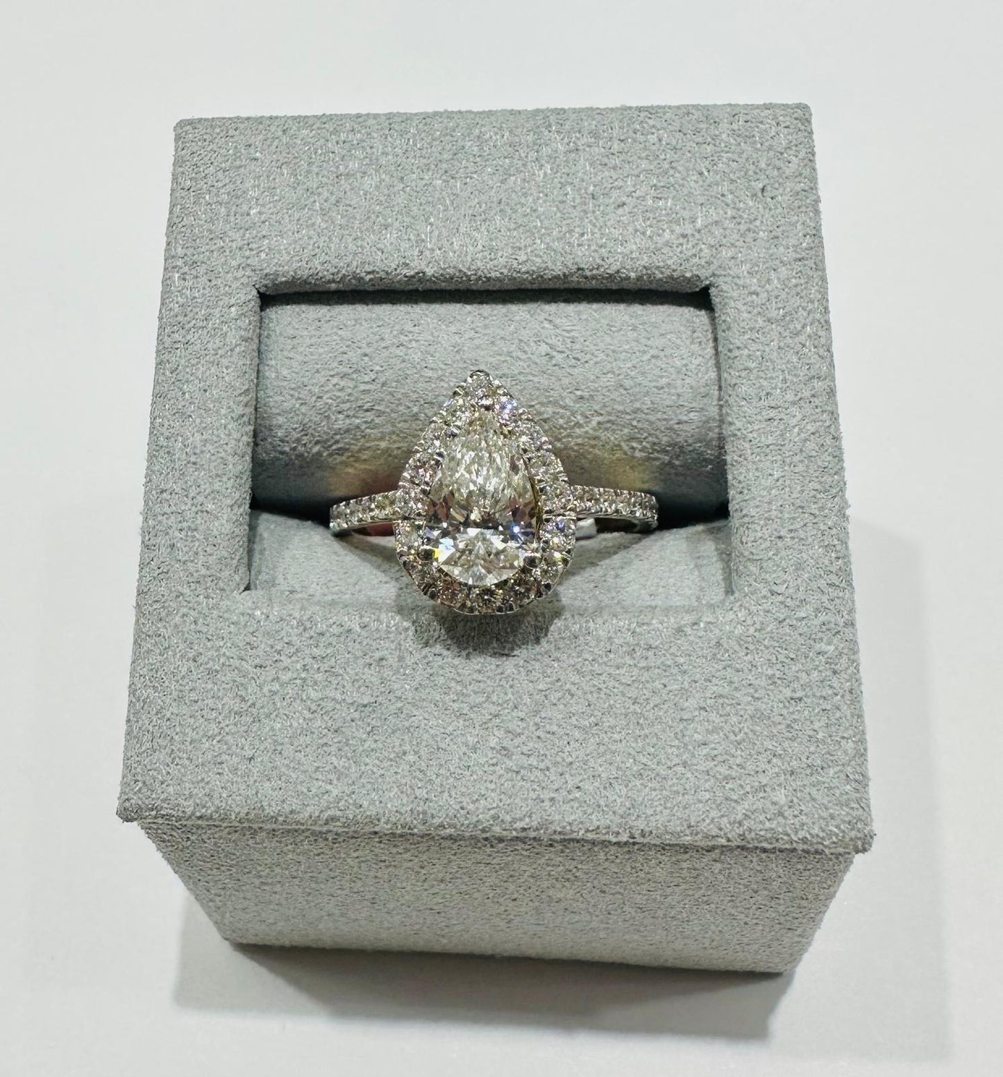 14K GOLD LAB GROWN DIAMOND PEAR RING VS- 1.70TC/CT1.08