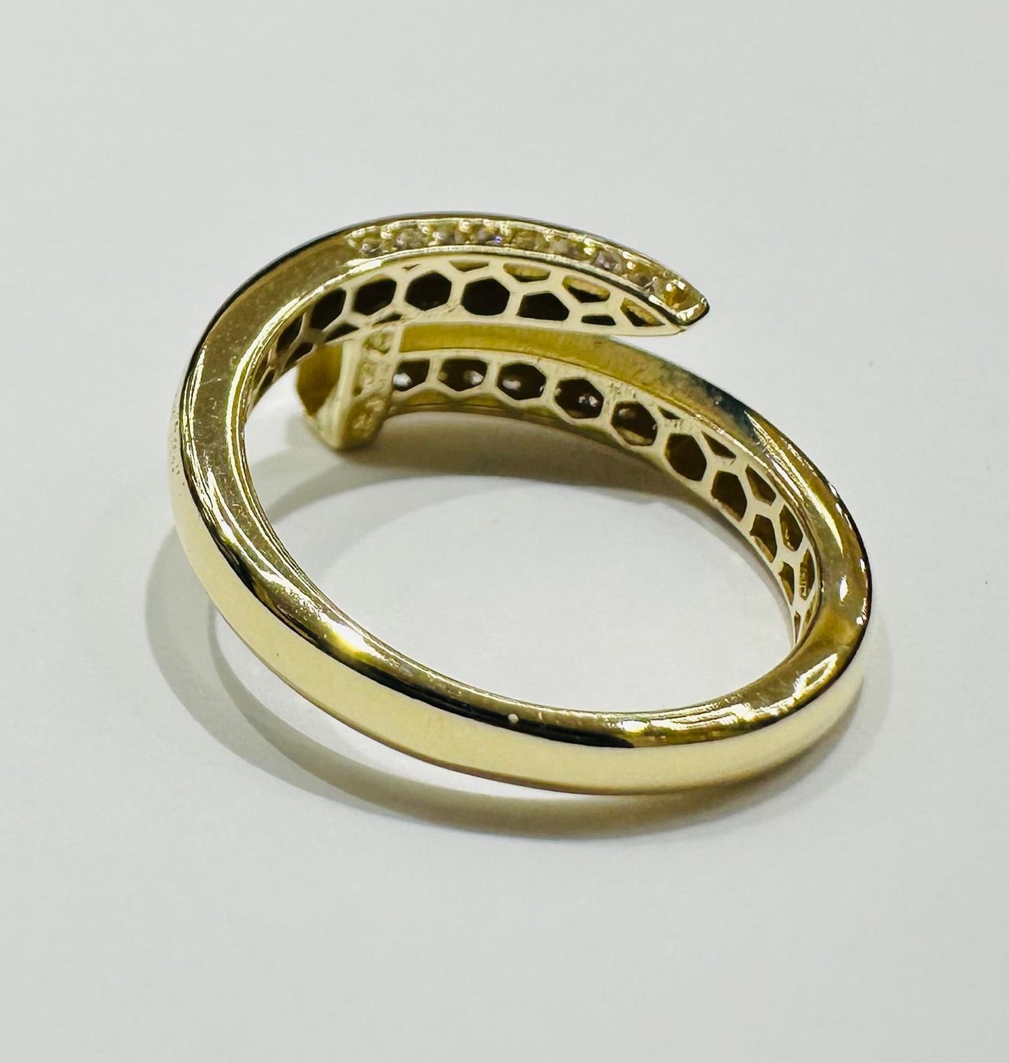 10K GOLD NAIL HEAD RING- WEIGHT: 1.8gm