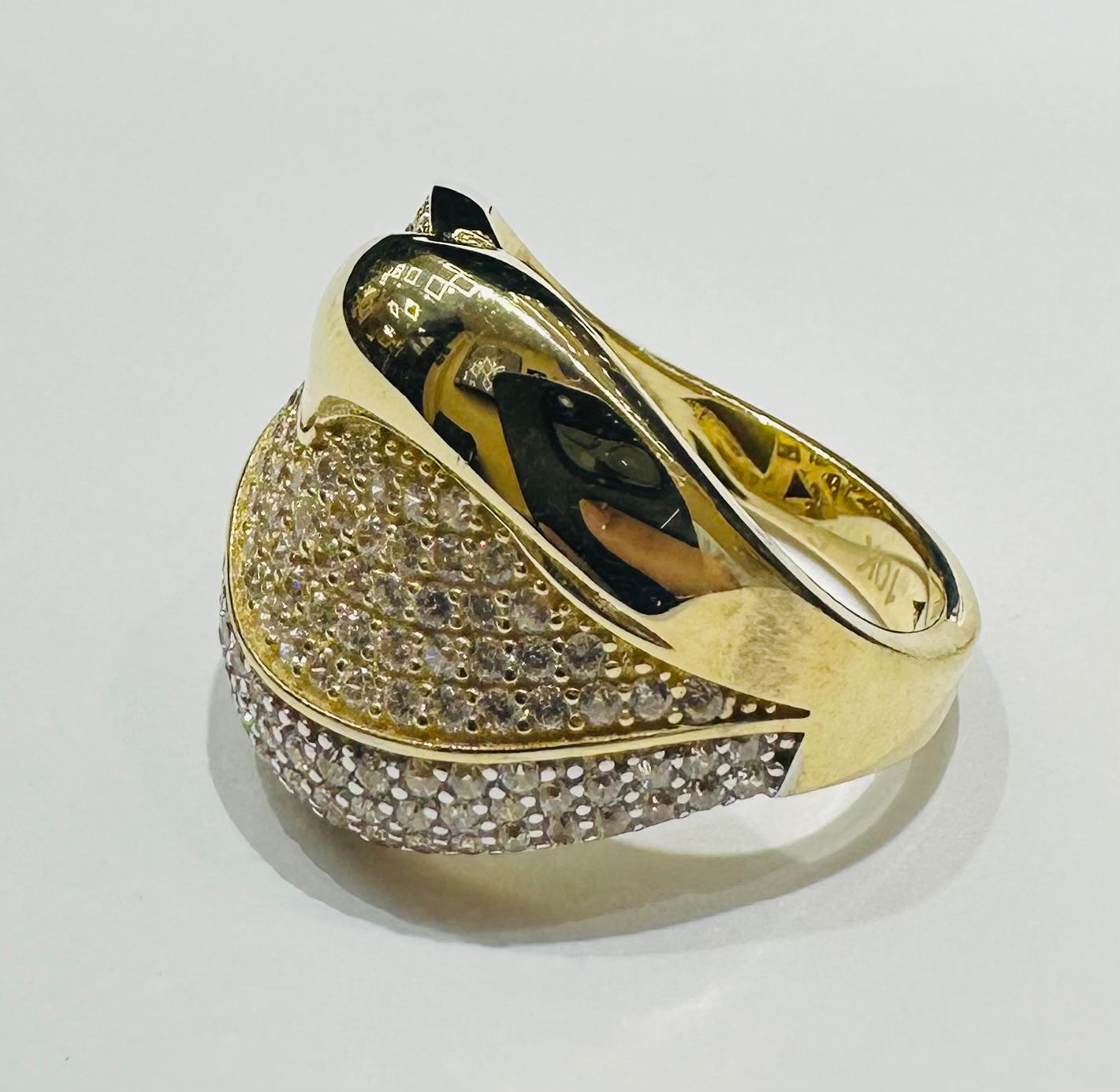10K GOLD RING WITH CZ STONES- WEIGHT: 4.9gm