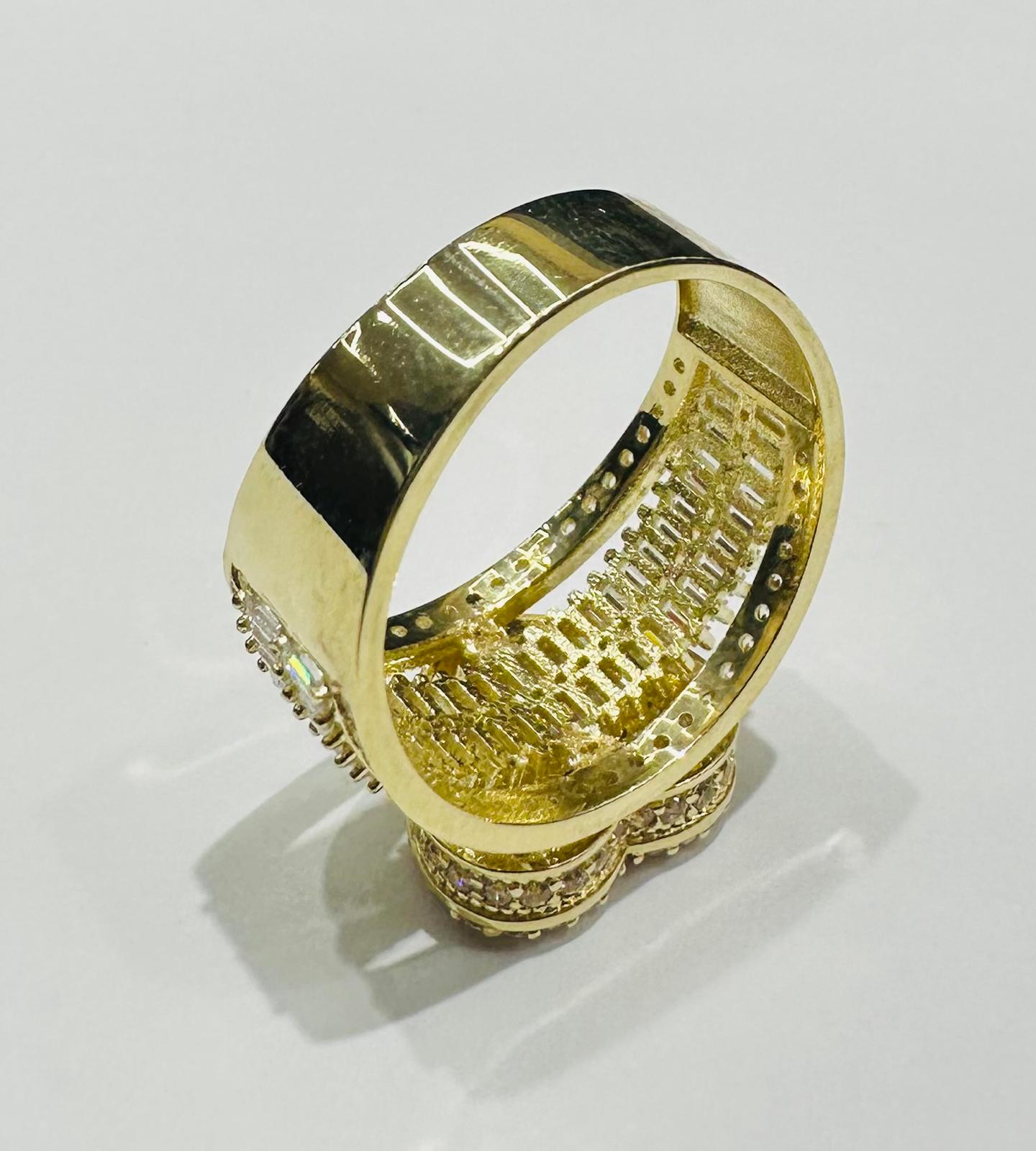 10K GOLD HEART RING WITH CZ STONES- WEIGHT: 5.2gm